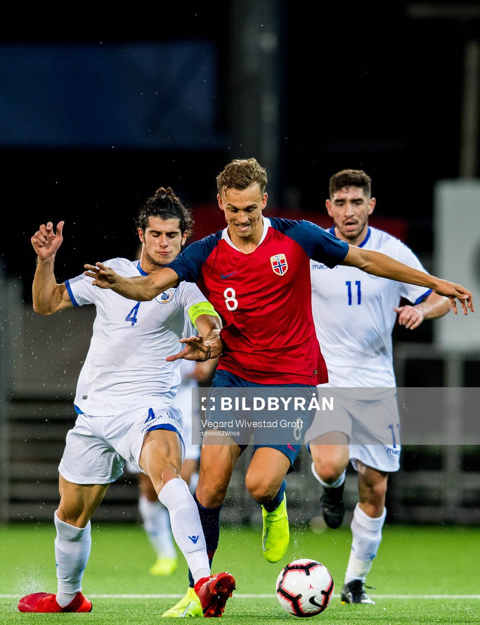 Panagiotis Artymatas of Cyprus and Emil Bohinen of Norway