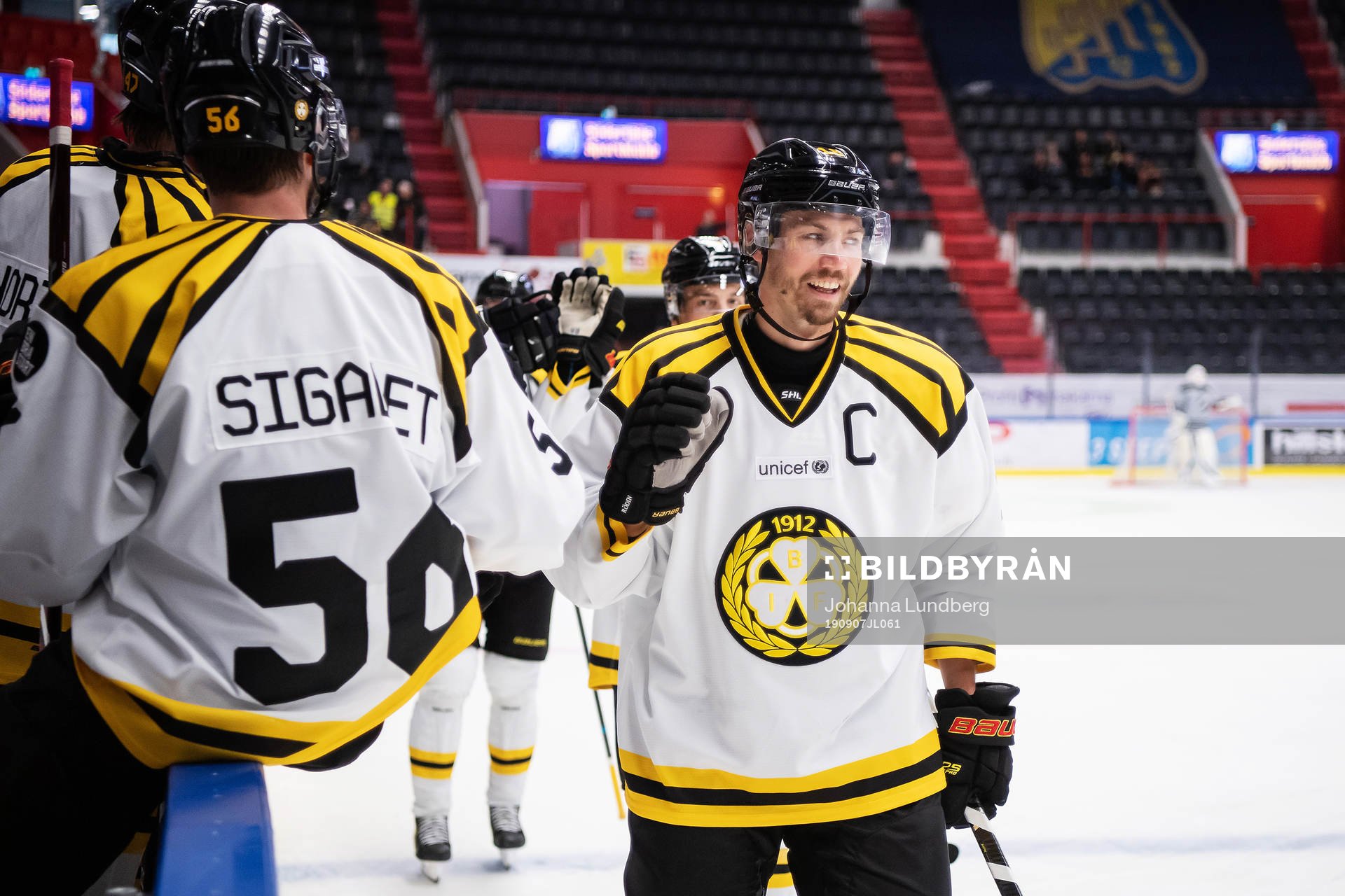 Brynäs Anton Rödin jublar