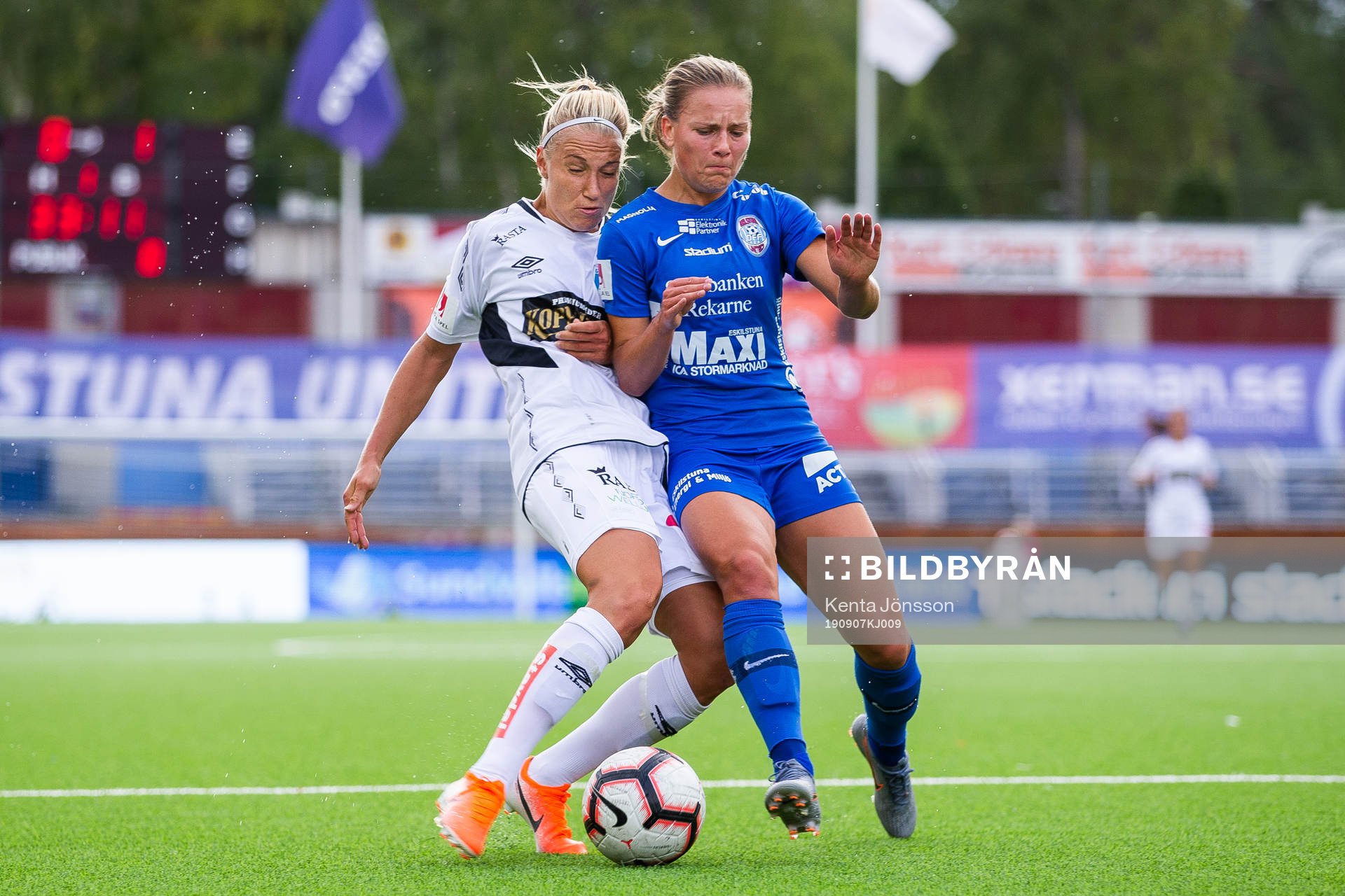 Göteborgs Emma Koivisto och Eskilstunas Julia Tunturi i