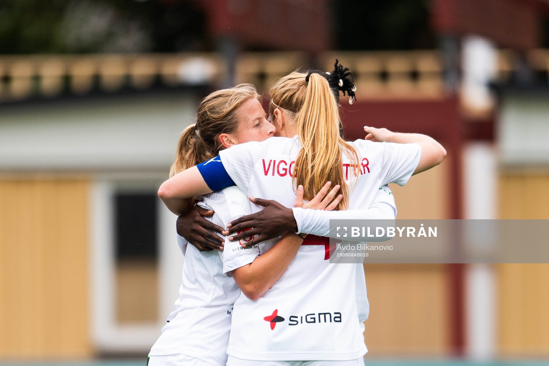 Rosengårds Anna Anvegård jublar med Glodis Perla
