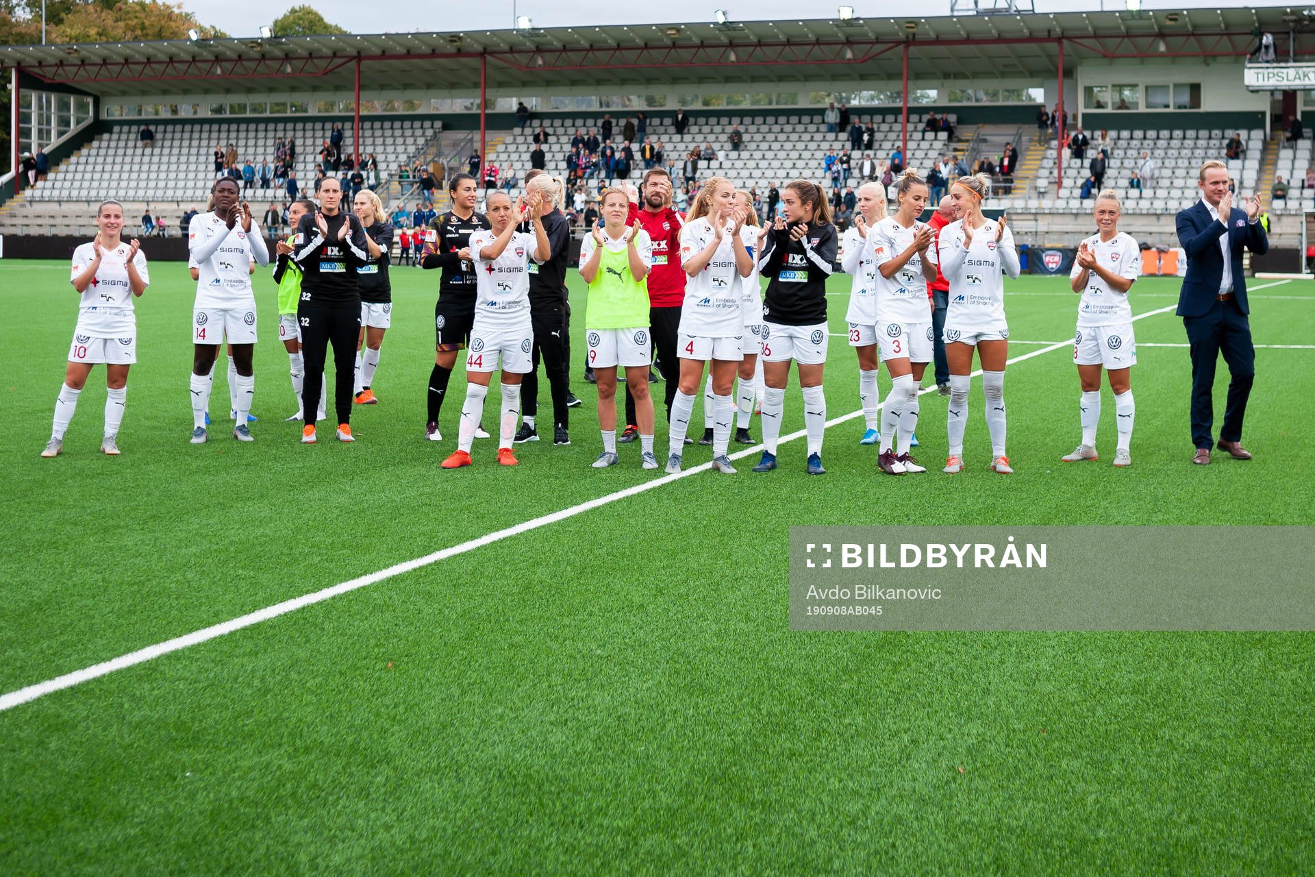 Rosengårds spelare jublar