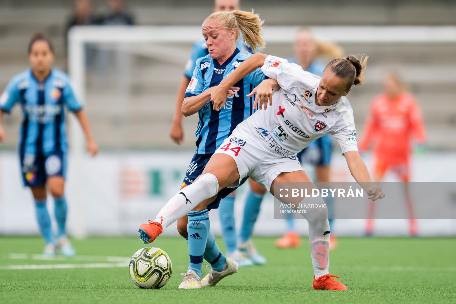 Rosengårds Malin Levenstad och Djurgårdens Mia Jalkerud