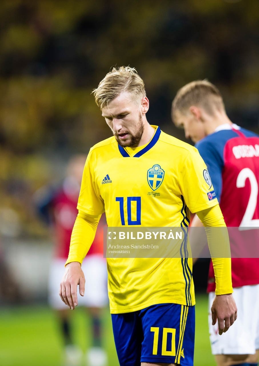 Emil Forsberg looks dejected