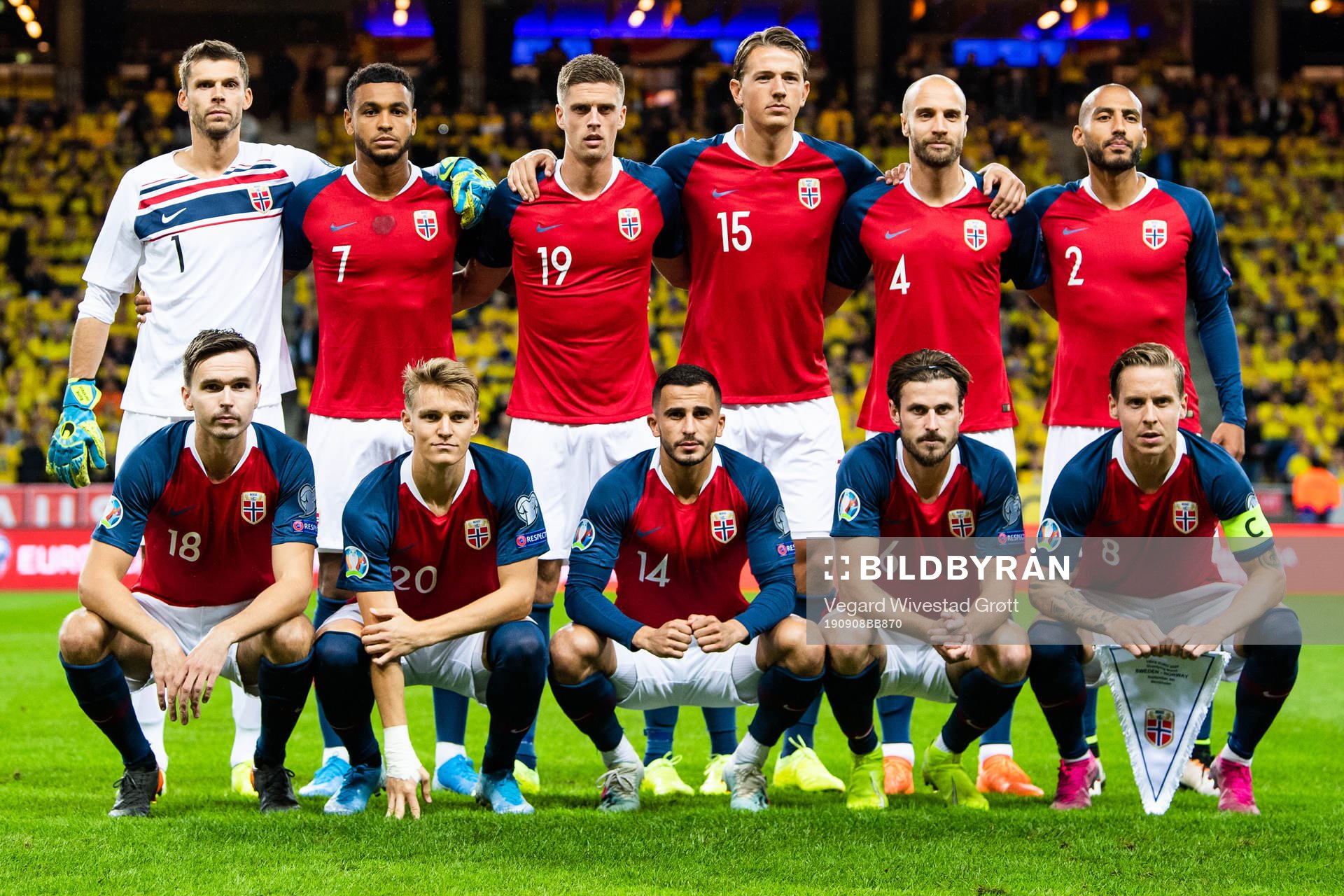 Goalkeeper Rune Almenning Jarstein (2nd row), Joshua King,