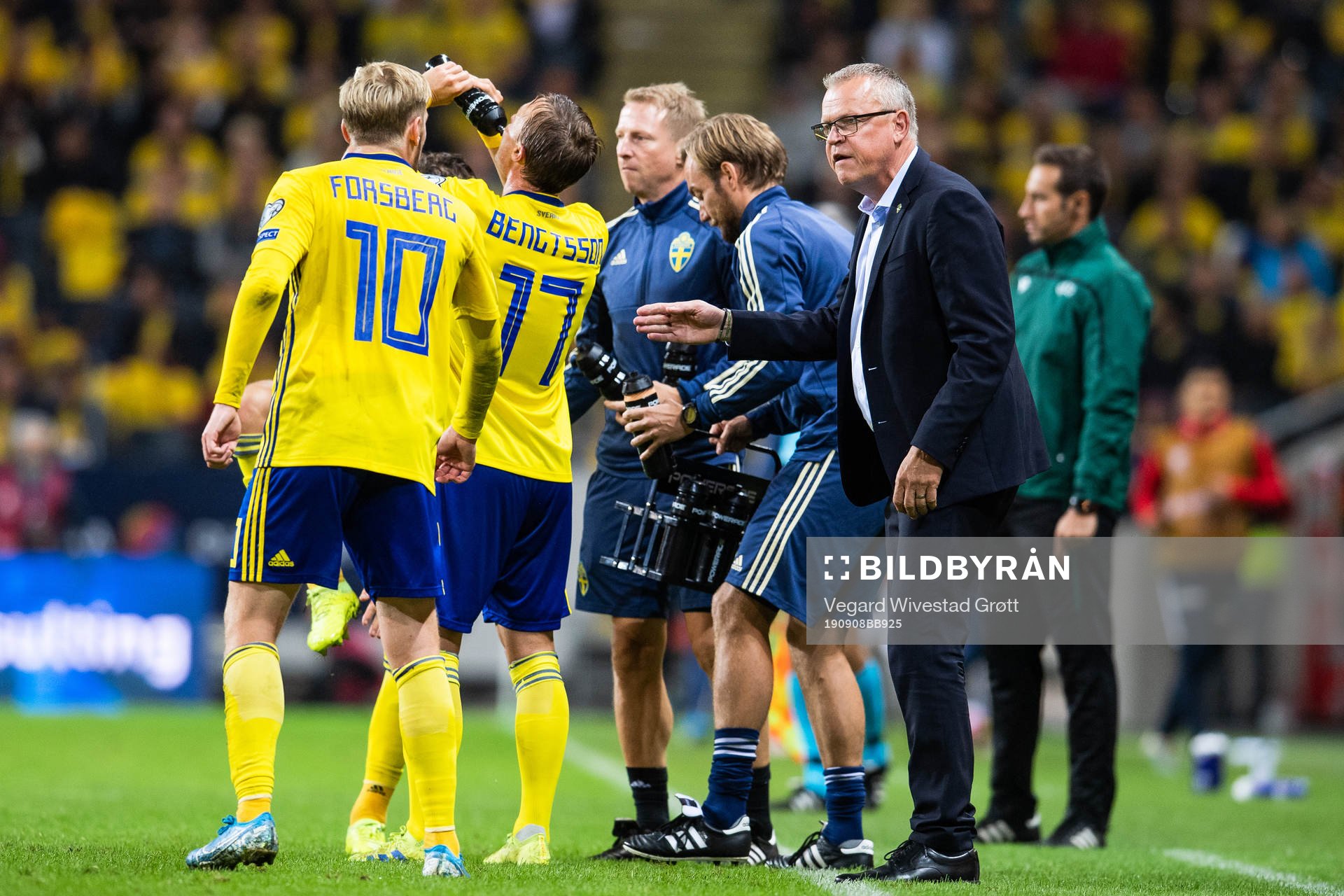 Emil Forsberg and Pierre Bengtsson talk to Janne Andersson,