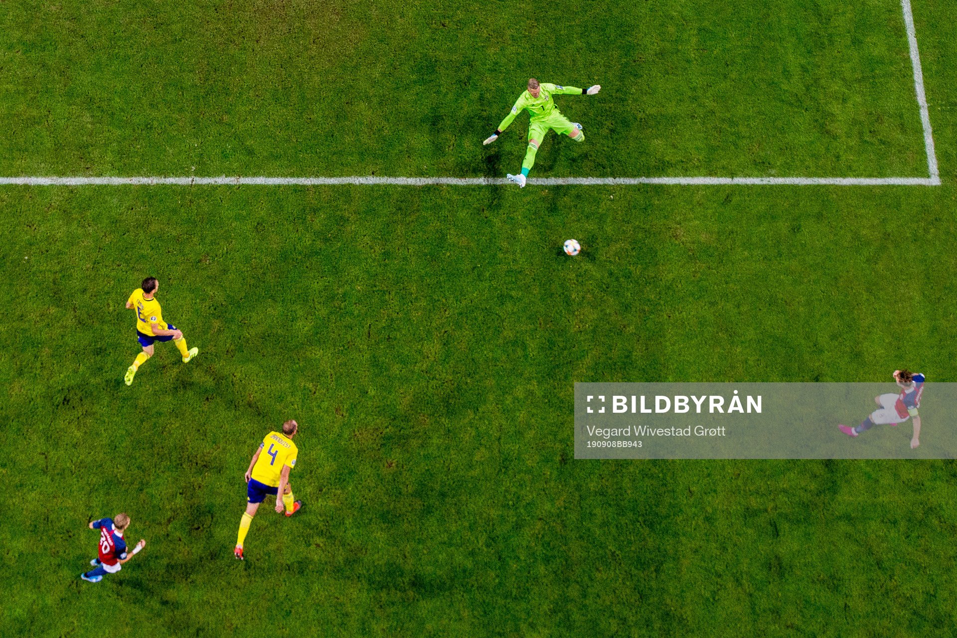 Stefan Johansen of Norway scores 0-1 behind goalkeeper