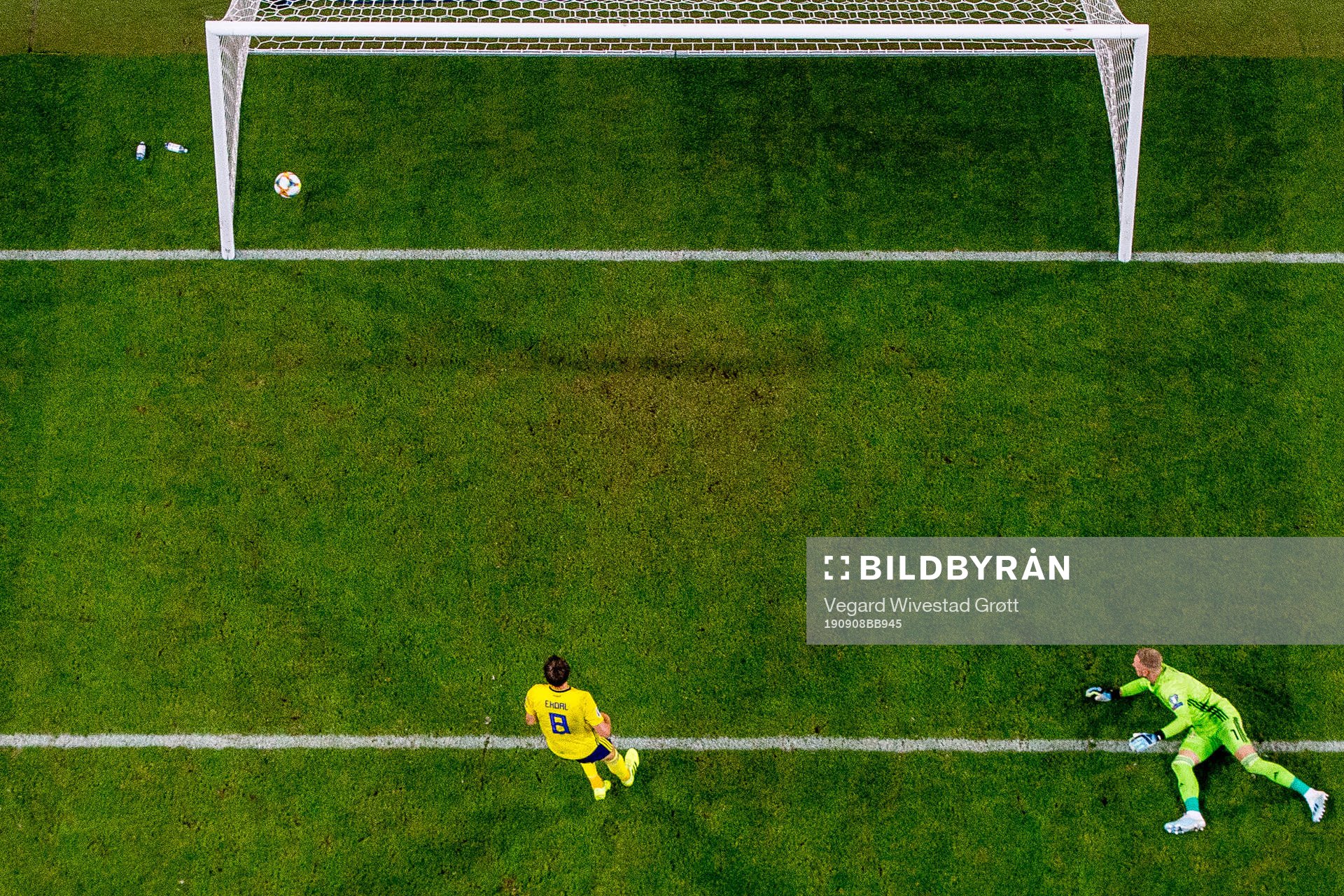 Albin Ekdal and goalkeeper Robin Olsen of Sweden look
