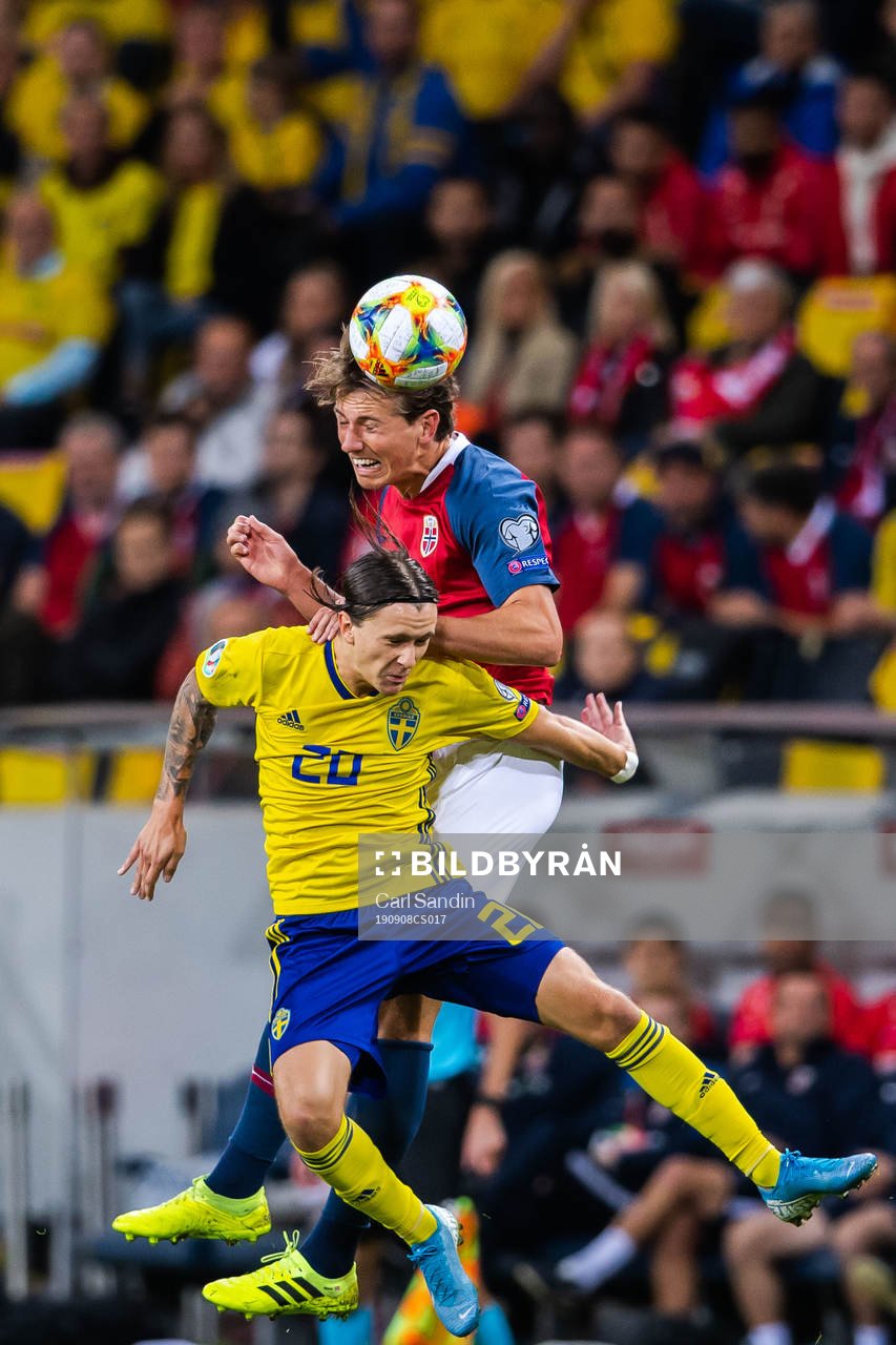 Kristoffer Olsson of Sweden and Sander Berge of Norway