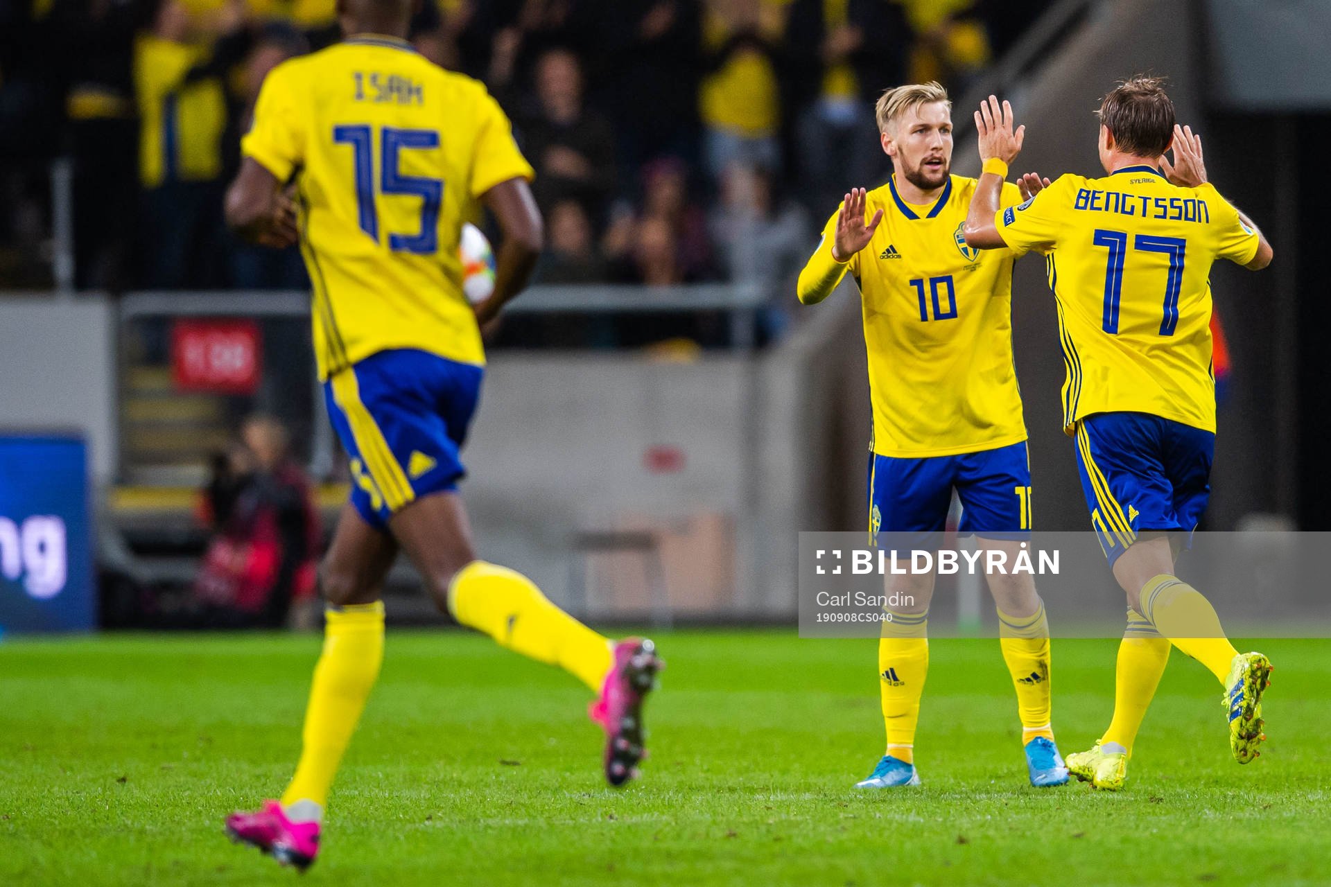 Emil Forsberg of Sweden celebrates