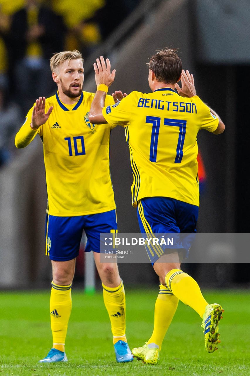 Emil Forsberg of Sweden celebrates