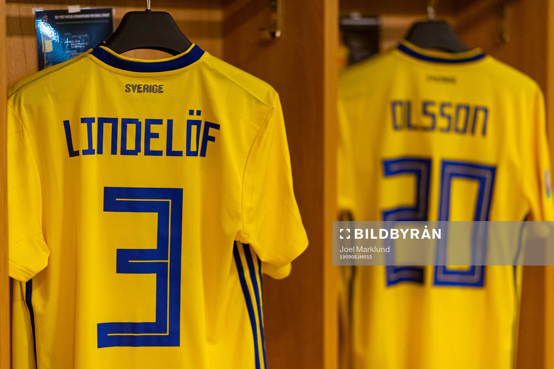 Jerseys of Victor Nilsson Lindelöf and Kristoffer Olsson