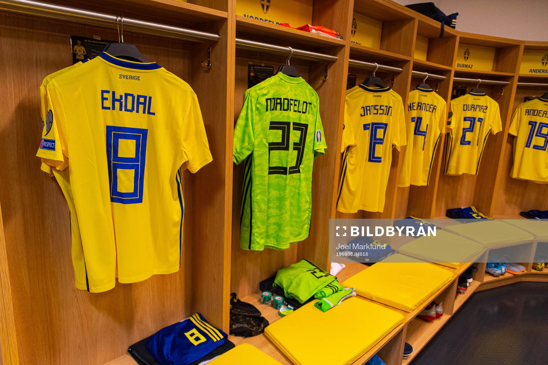 Jerseys of Albin Ekdal, Kristoffer Nordfeldt, Pontus