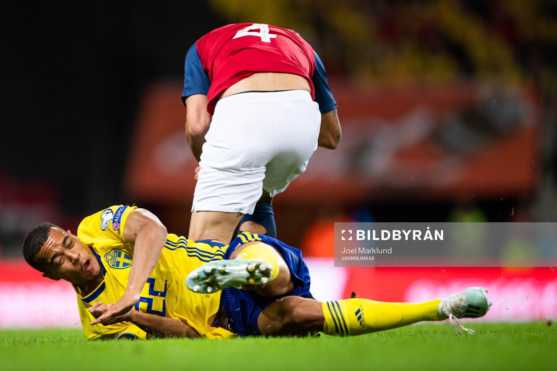 Robin Quaison of Sweden falls