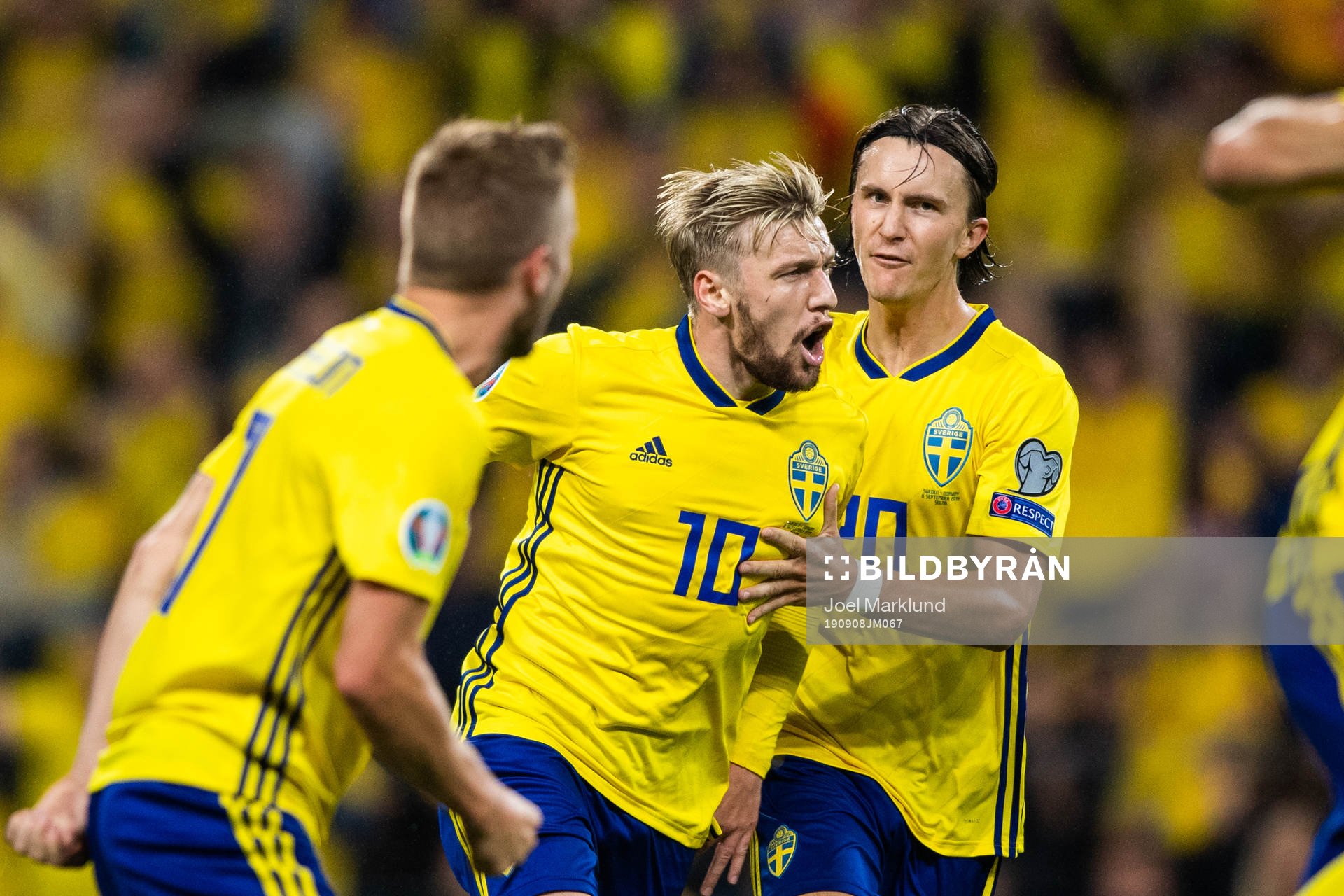 Emil Forsberg of Sweden celebrate with team mates