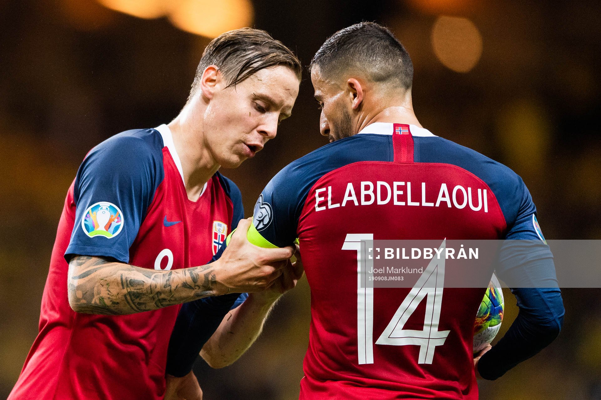 Stefan Johansen leaves the captain armband to Omar