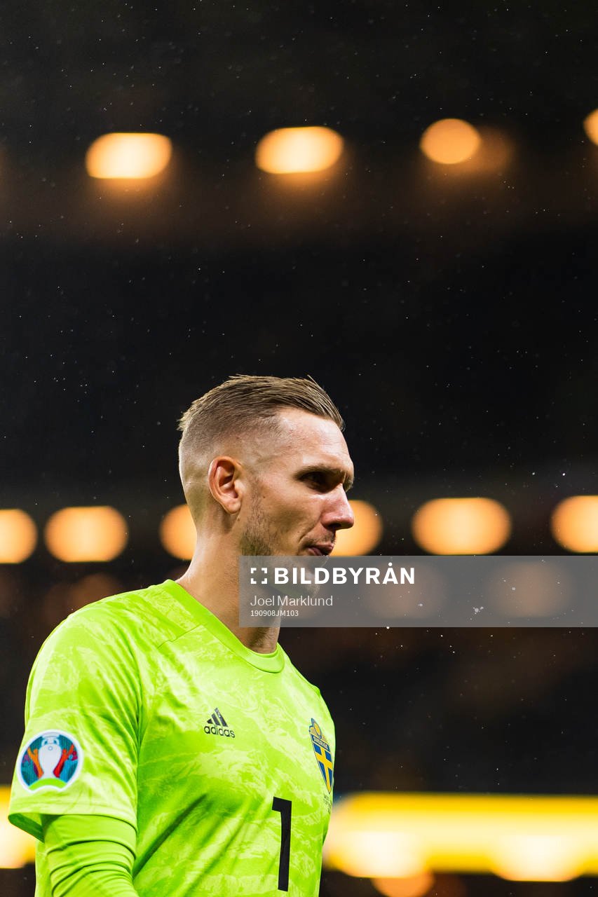 Goalkeeper Robin Olsen of Sweden looks dejected