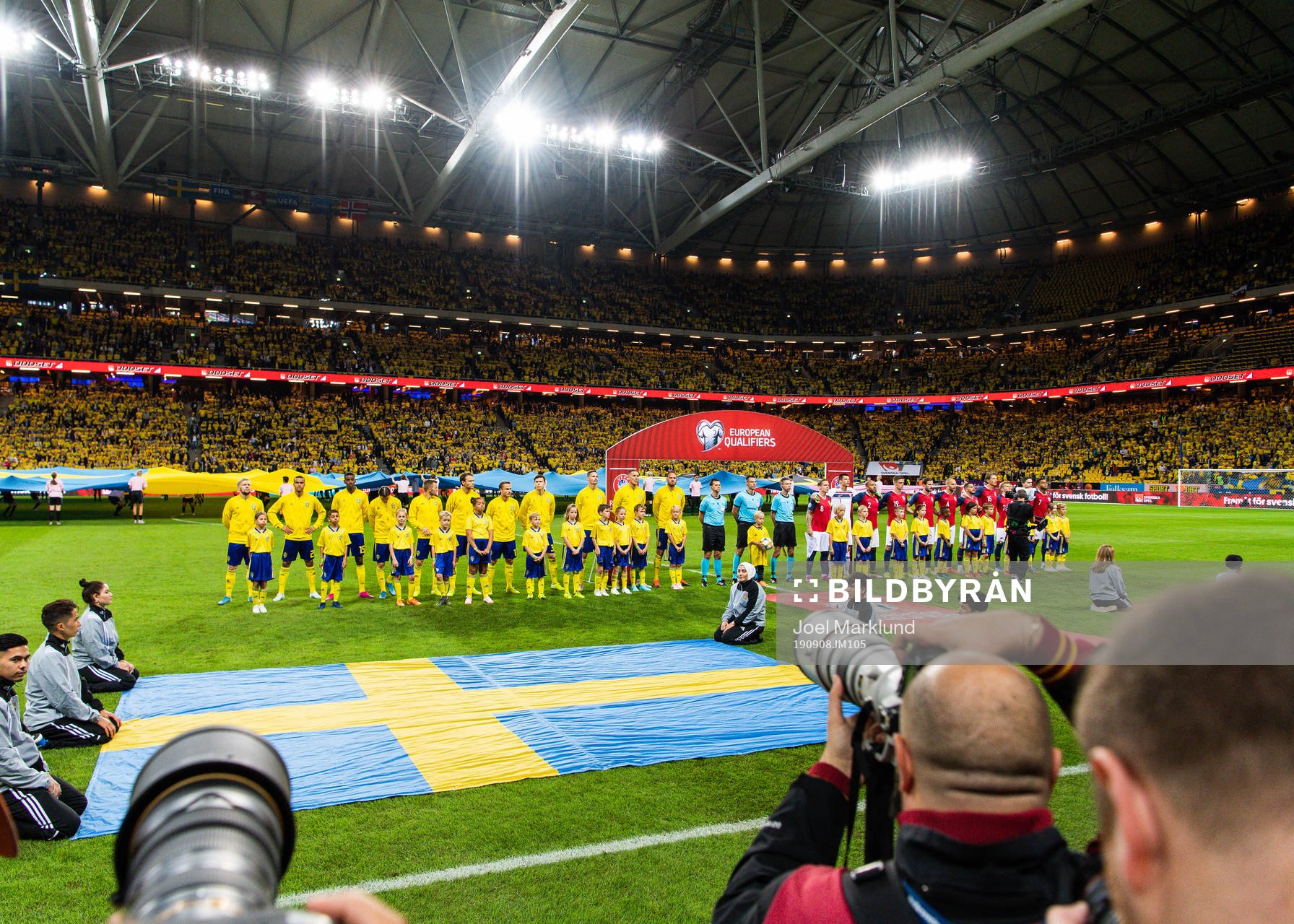 Players of Sweden and of Norway