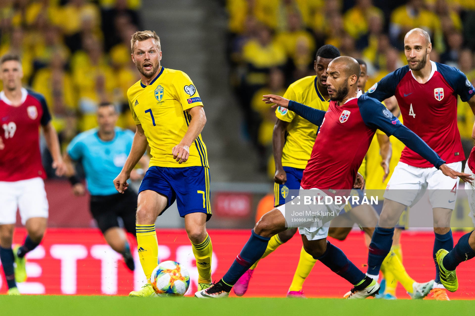 Sebastian Larsson of Sweden