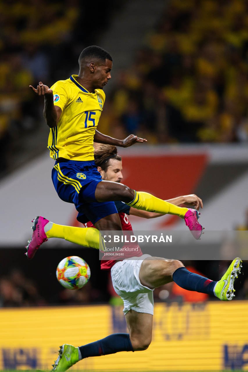 Alexander Isak of Sweden and Håvard Nordtveit of Norway