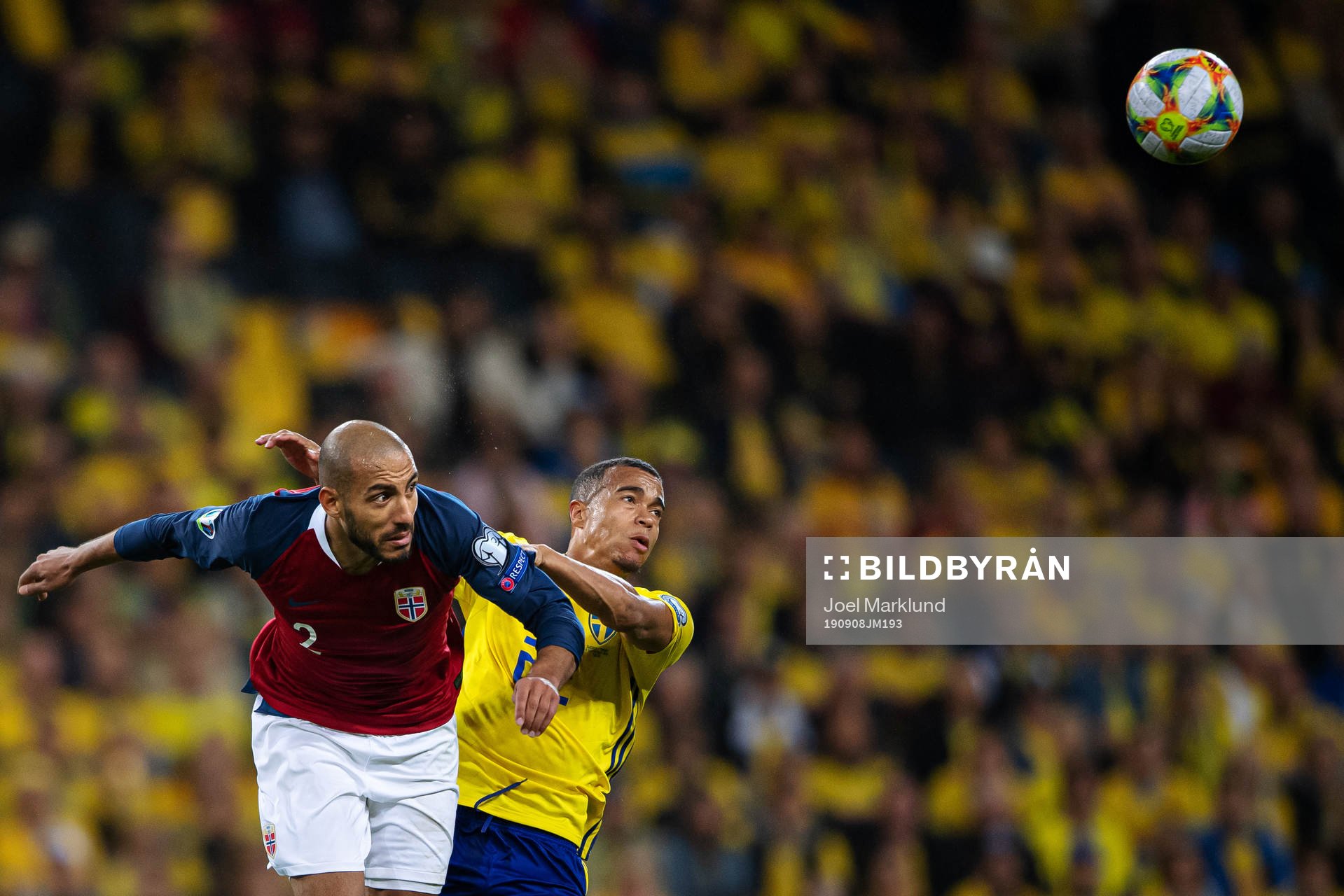 Haitam Aleesami of Norway and Robin Quaison of Sweden