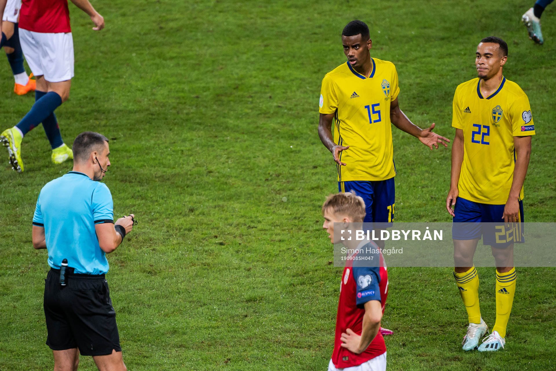 Alexander Isak and Robin Quaison of Sweden