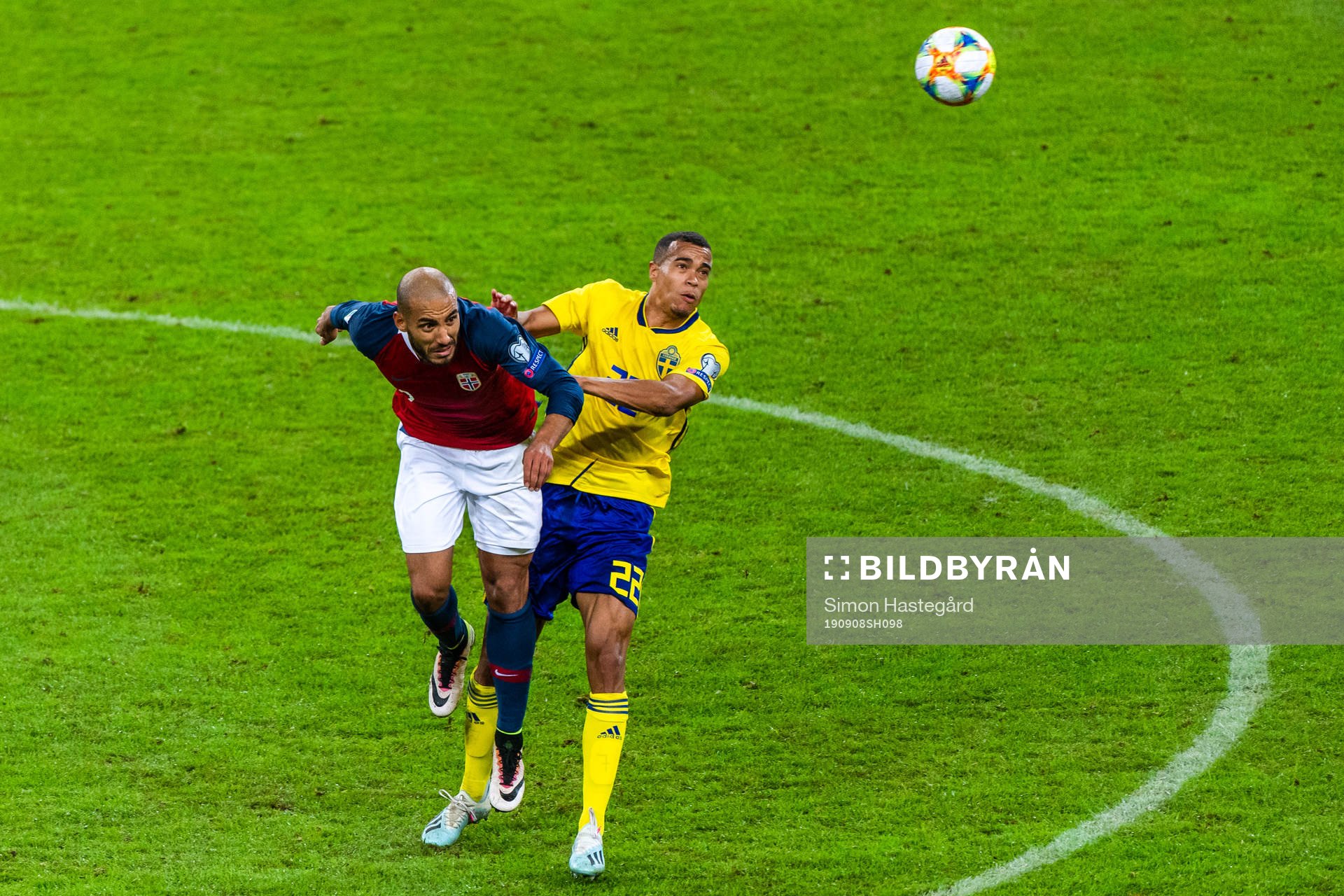 Haitam Aleesami of Norway and Robin Quaison of Sweden