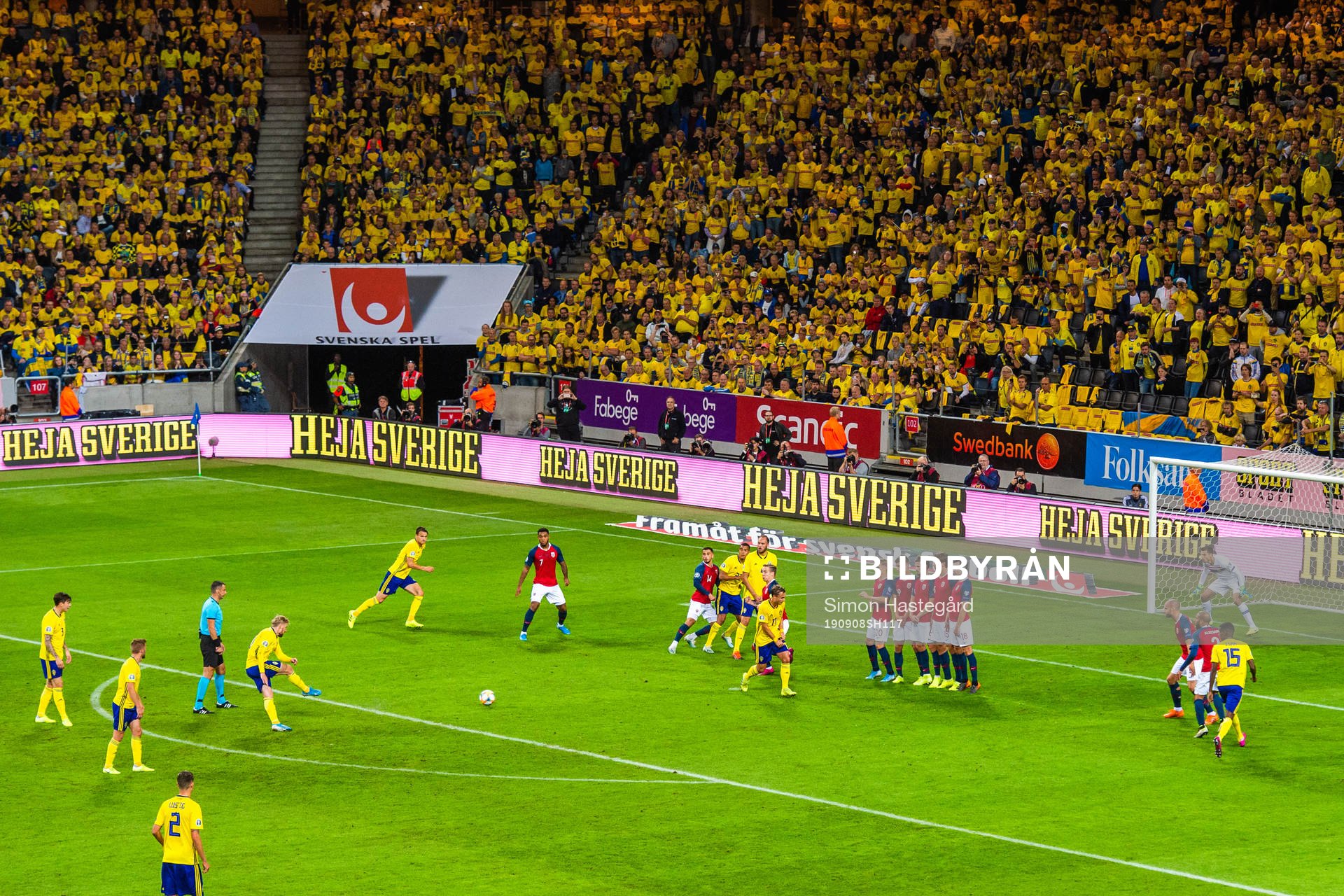 Emil Forsberg of Sweden with a free kick