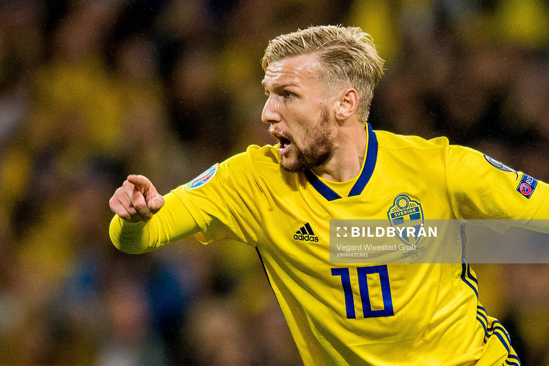 Emil Forsberg of Sweden celebrates scoring 1-1