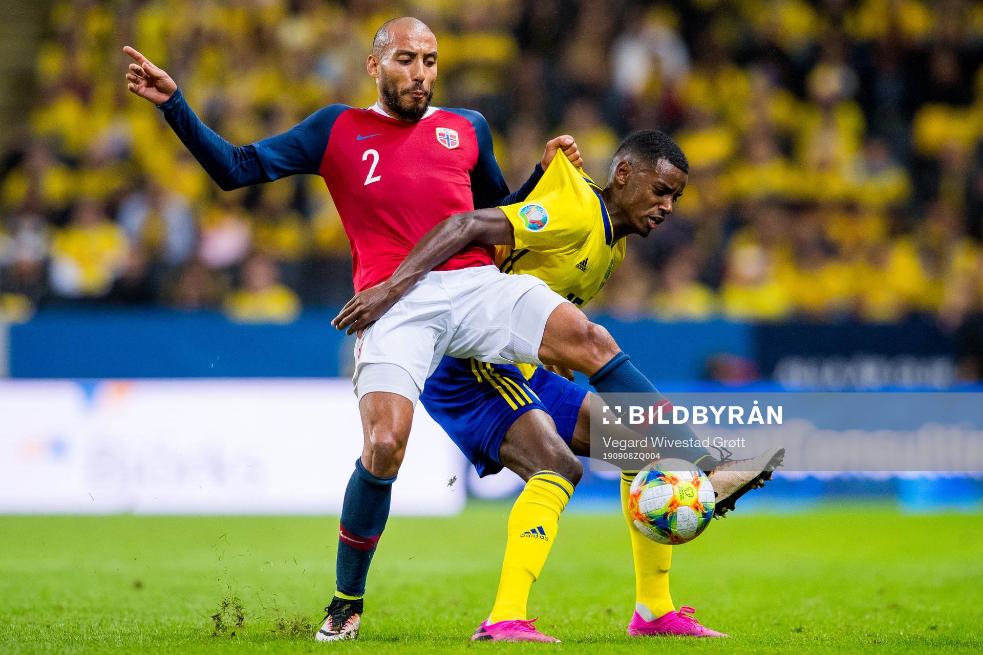 Haitam Aleesami of Norway and Alexander Isak of Sweden