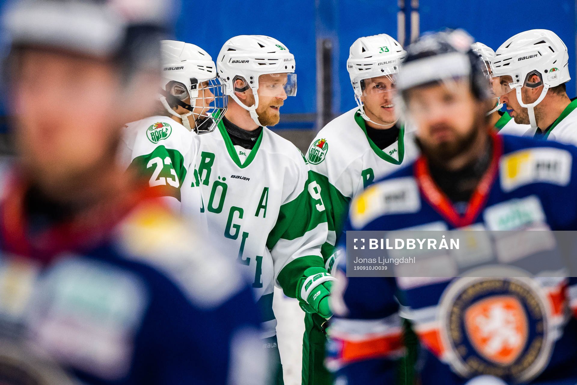 Rögles Ted Brithén jublar med lagkamrater