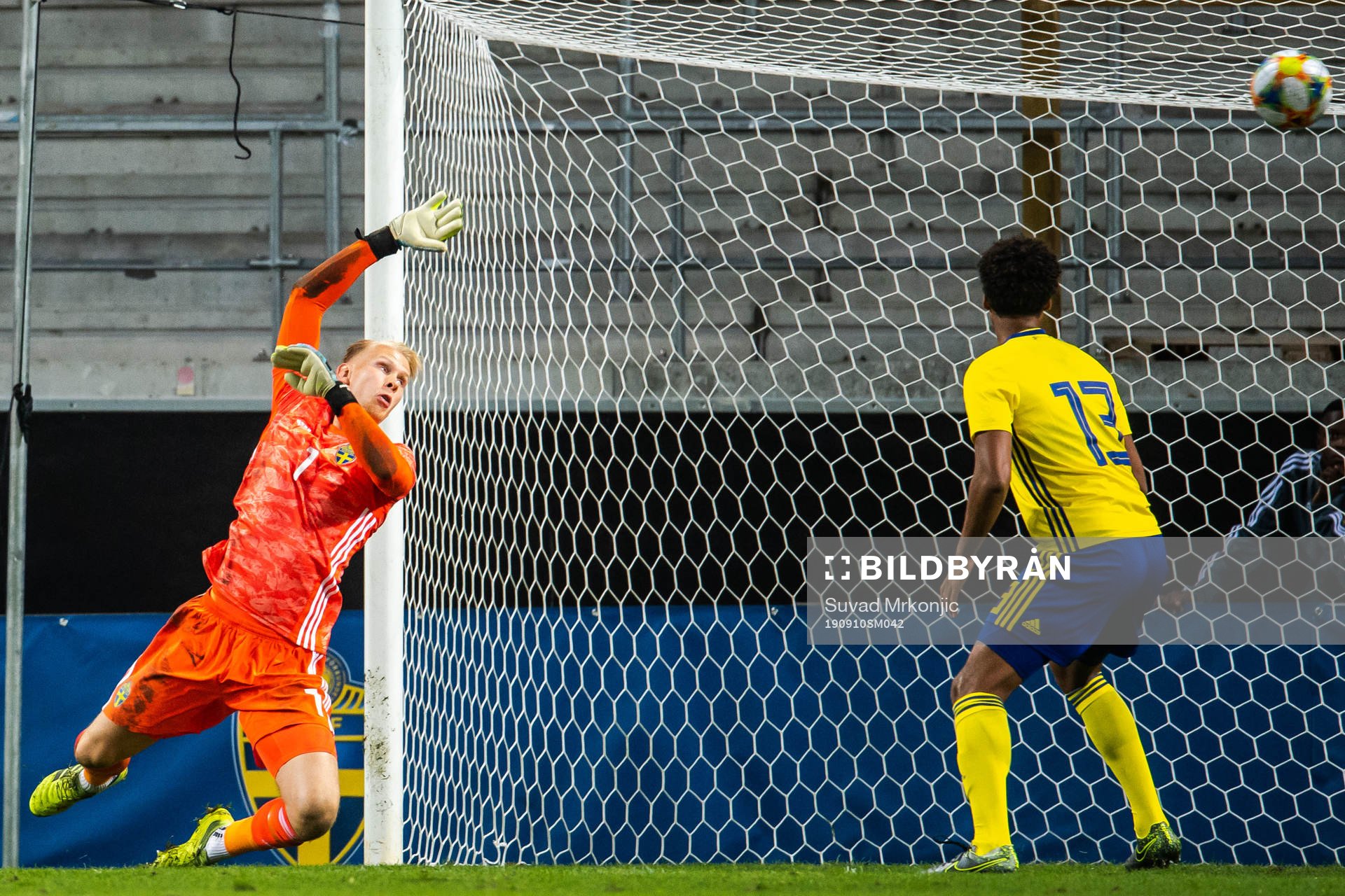 Jonathan Afolabi of Ireland (not pictures) scores 1-1