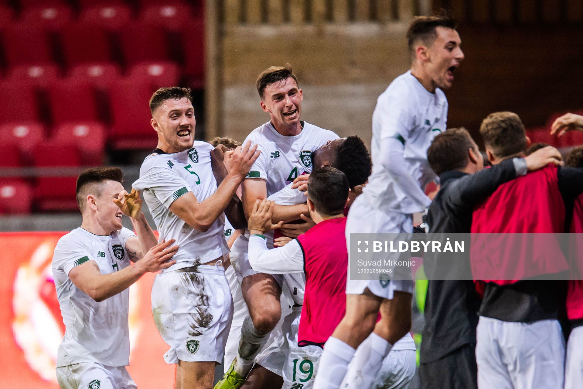 Conor Masterson of Ireland celebrate with teammates