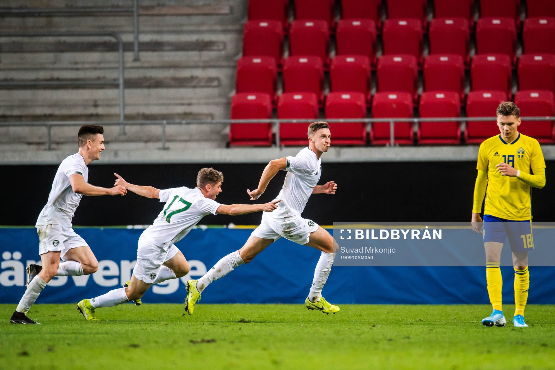 Conor Masterson of Ireland celebrate with teammates