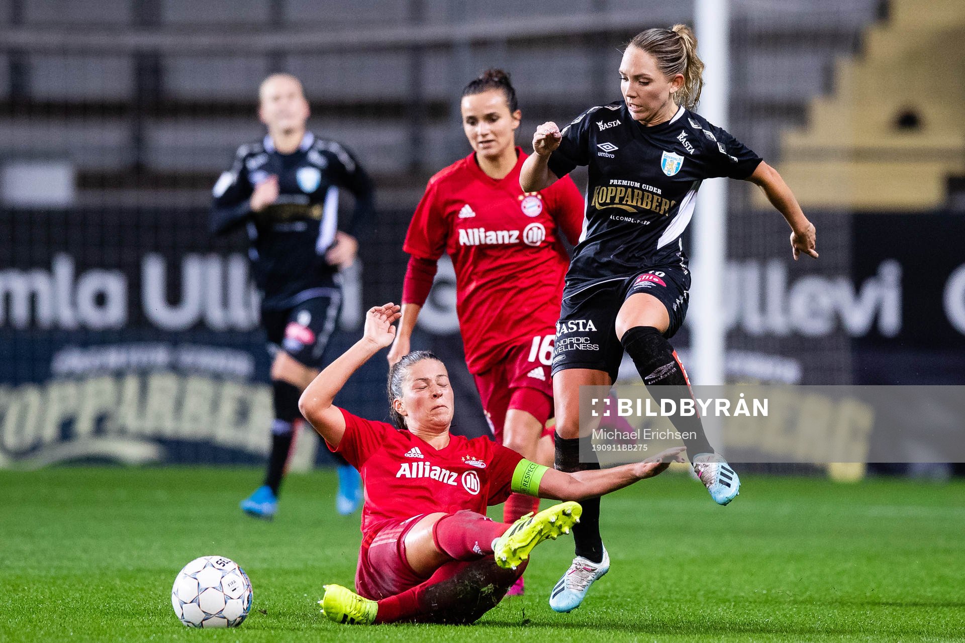 Melanie Leupolz  of Bayern Munich and Elin Rubensson of