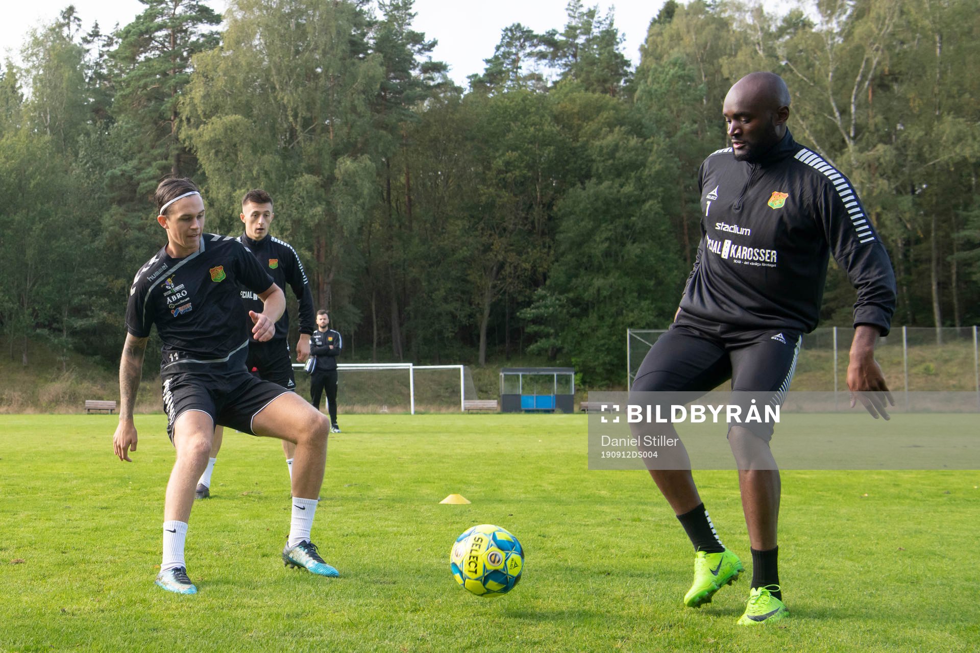 Rasmus Rosenqvist och Boris Lumbana under en träning med Gais den 12 september i Göteborg.