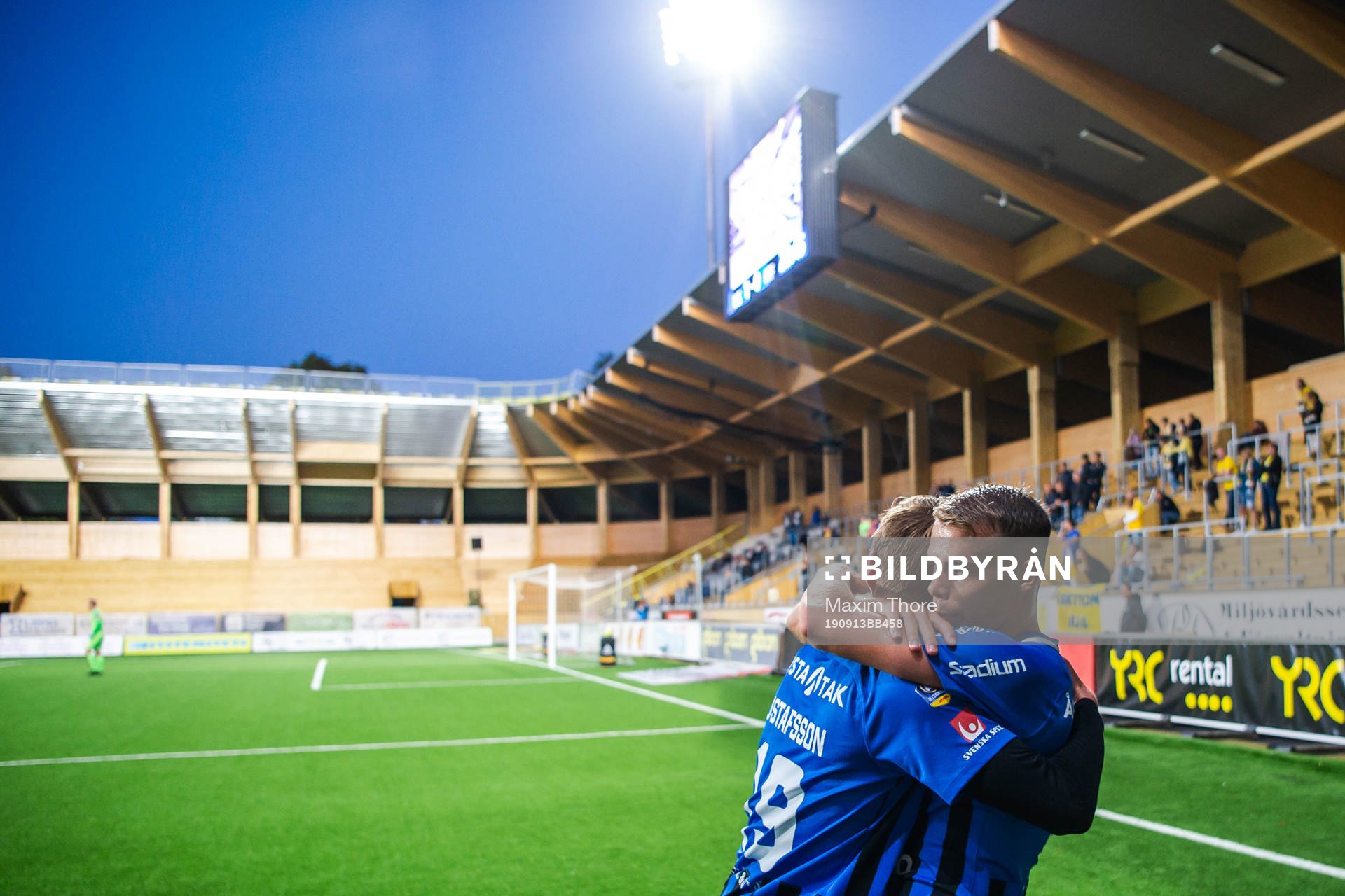 Sirius Elias Andersson och Christer Gustafsson jublar