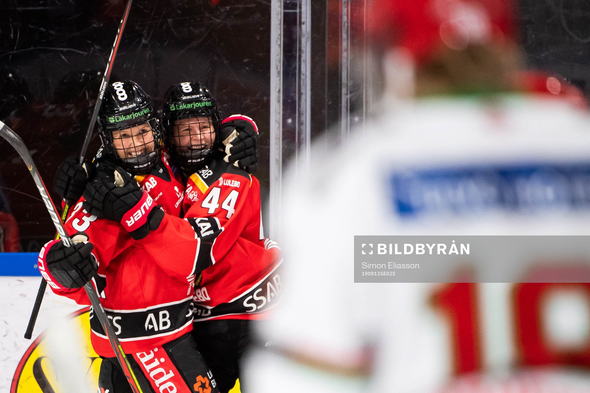 Luleås Michelle Karvinen och Nicoline Söndergaard Jensen