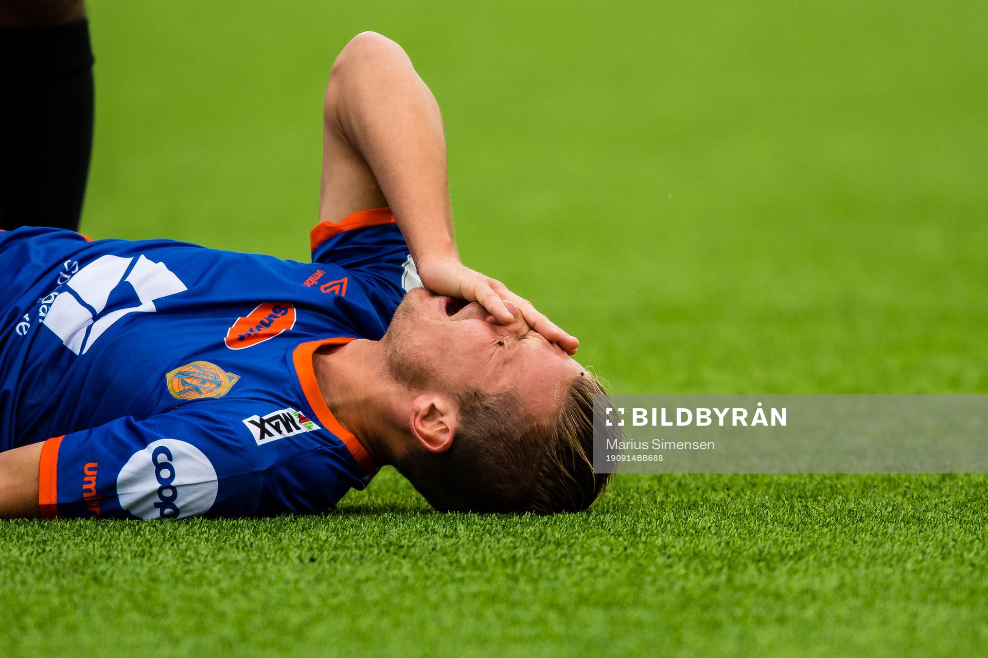 Ståle Steen Sæthre of Aalesund in pain