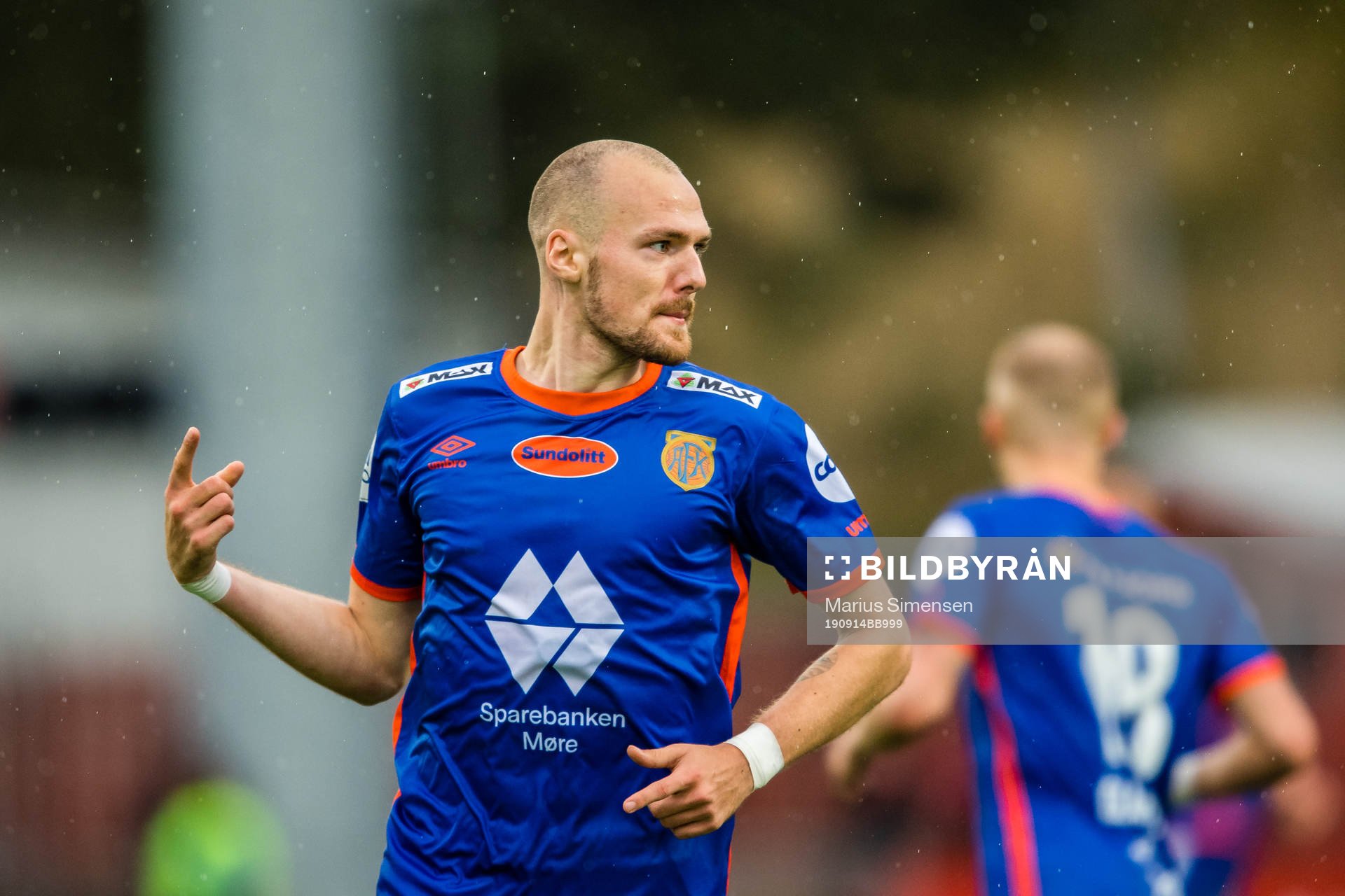 Aron Elis Thrandarson of Aalesund celebrates