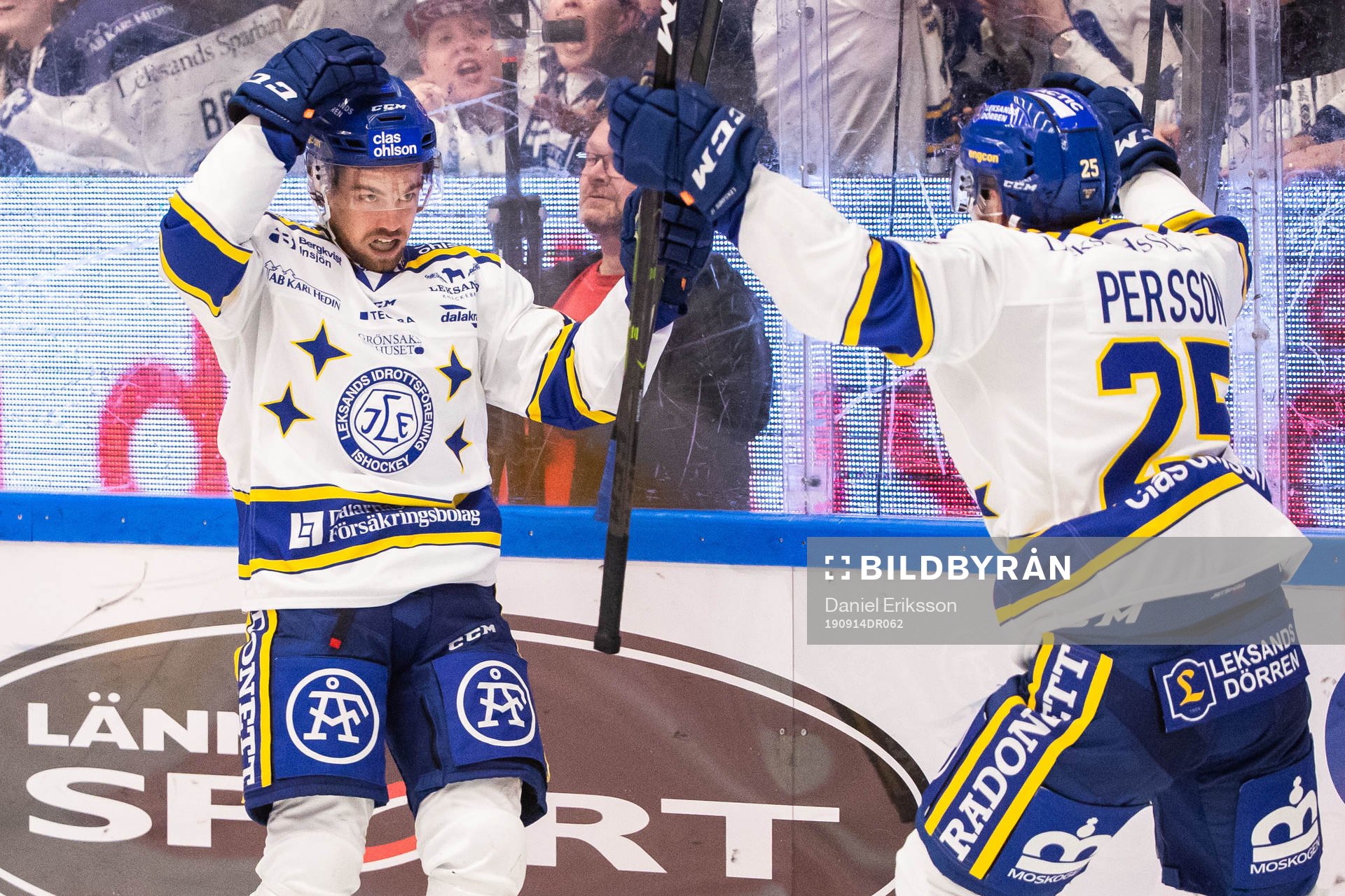 Leksands Oskar Lang och Linus Persson jublar
