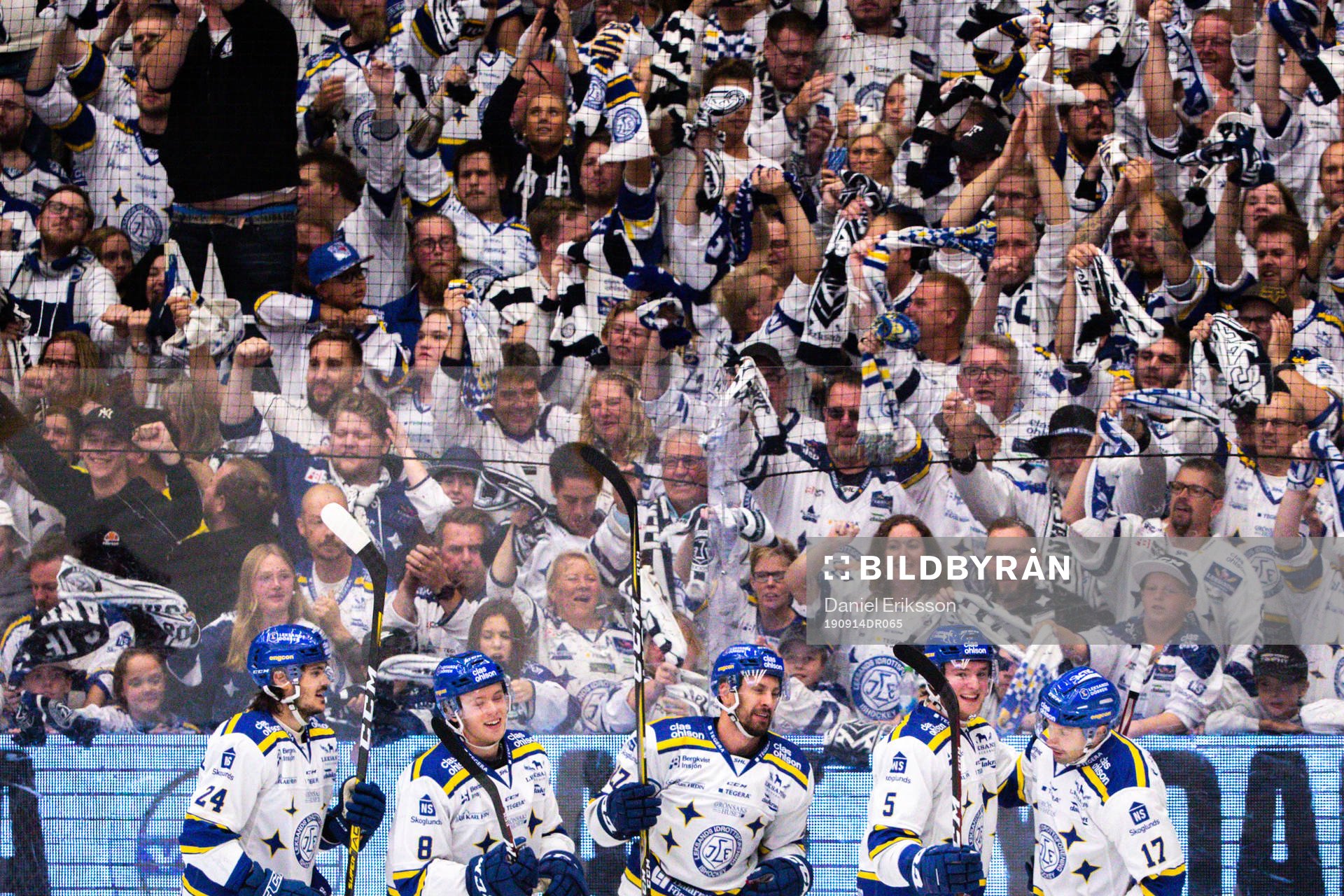 Leksands Daniel Olsson Trkulja jublar med lagkamrater