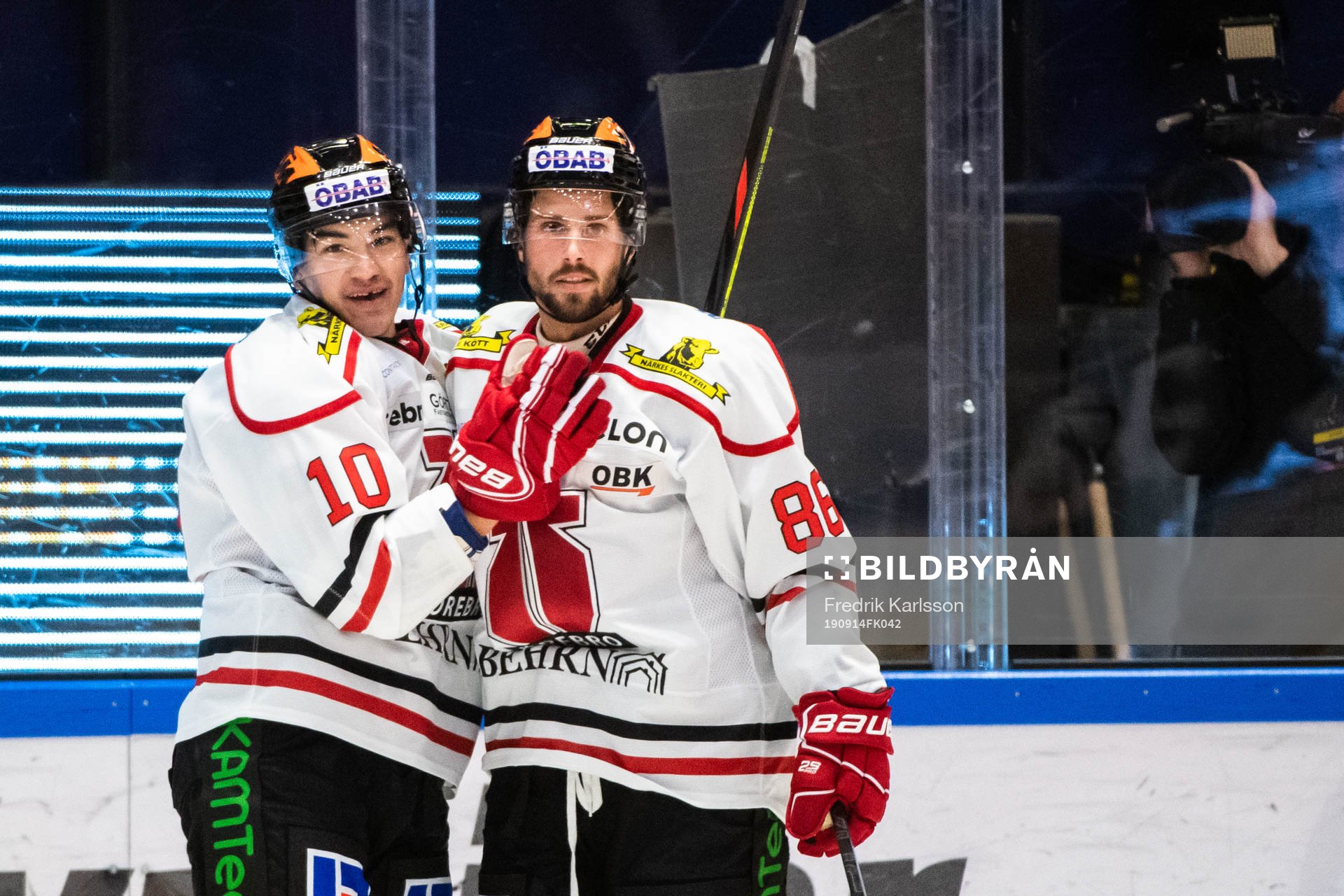 Örebros Shane Harper och Mathias Bromé jublar