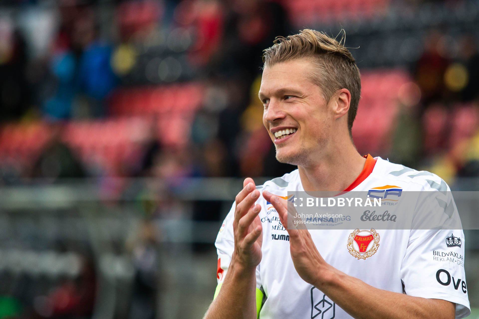 Kalmars Viktor Elm jublar efter fotbollsmatchen i Allsvenskan mellan Östersund och Kalmar den 14 September 2019 i Östersund.