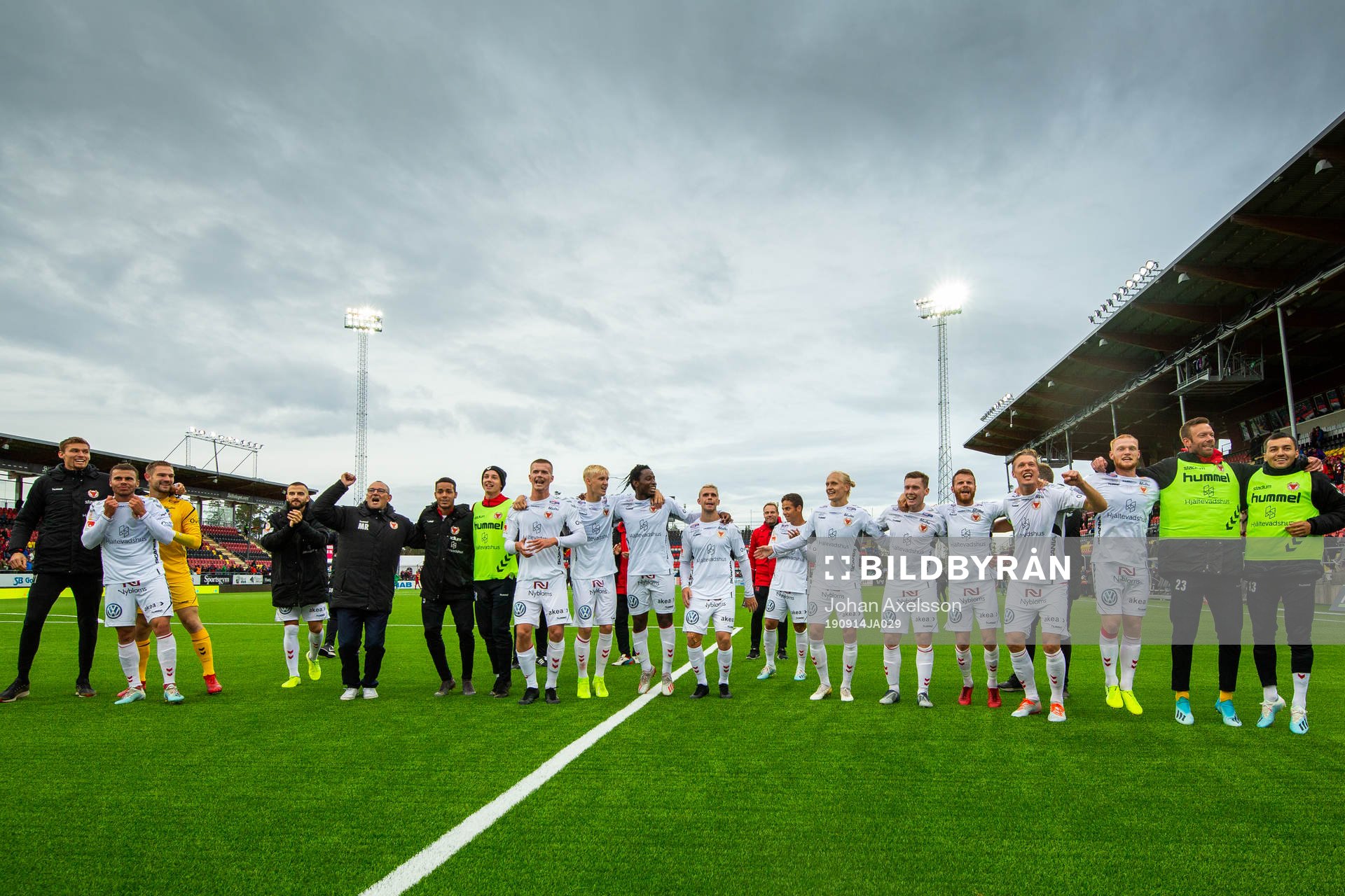 Kalmar jublar efter fotbollsmatchen i Allsvenskan mellan Östersund och Kalmar den 14 September 2019 i Östersund.