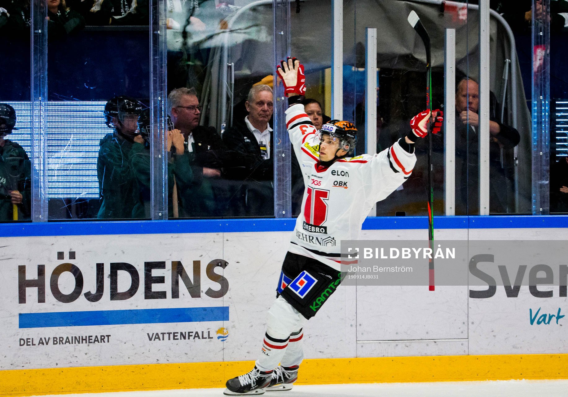 Örebros Sakari Salminen gör 3-5 och jublar