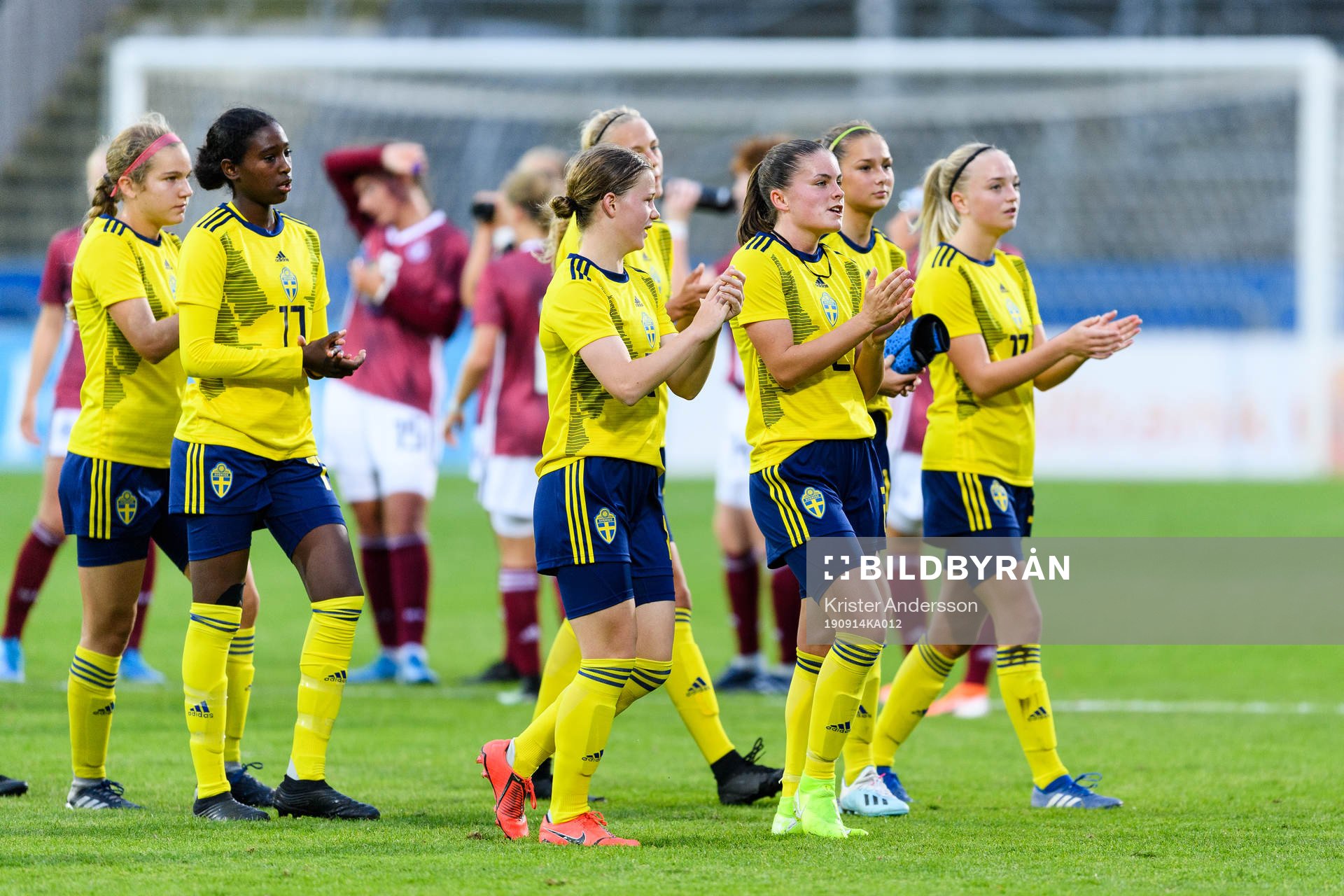 Sveriges spelare tackar publiken