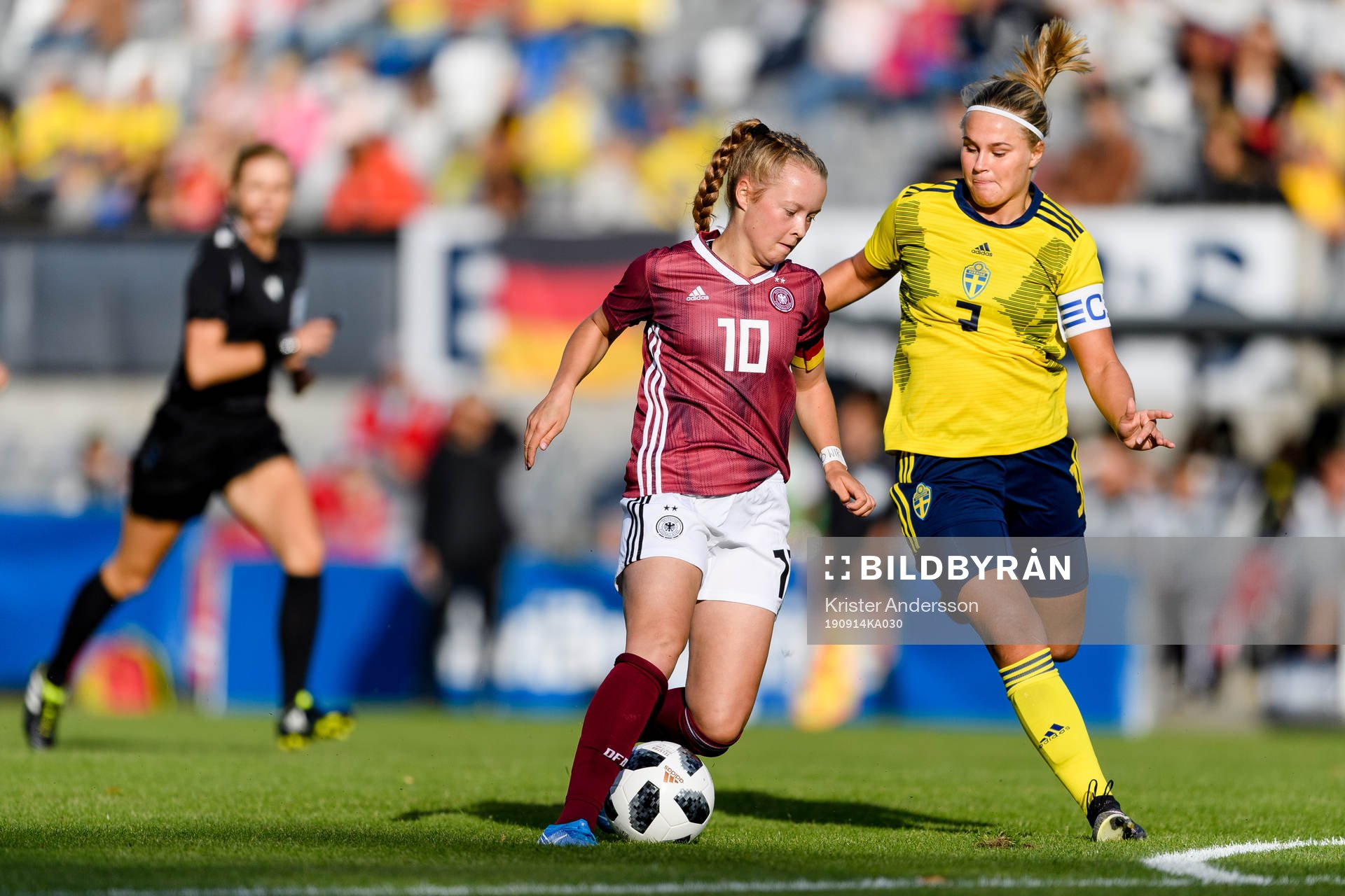Tysklands Mia Büchele och Sveriges Johanna Svedberg