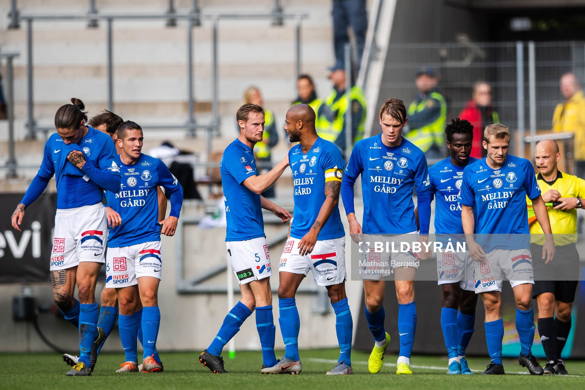 Trelleborgs Fatawu Safiu jublar med lagkamrater efter 0-1 under fotbollsmatchen i Superettan mellan Örgryte och Trelleborg den 14 september 2019 i Göteborg.