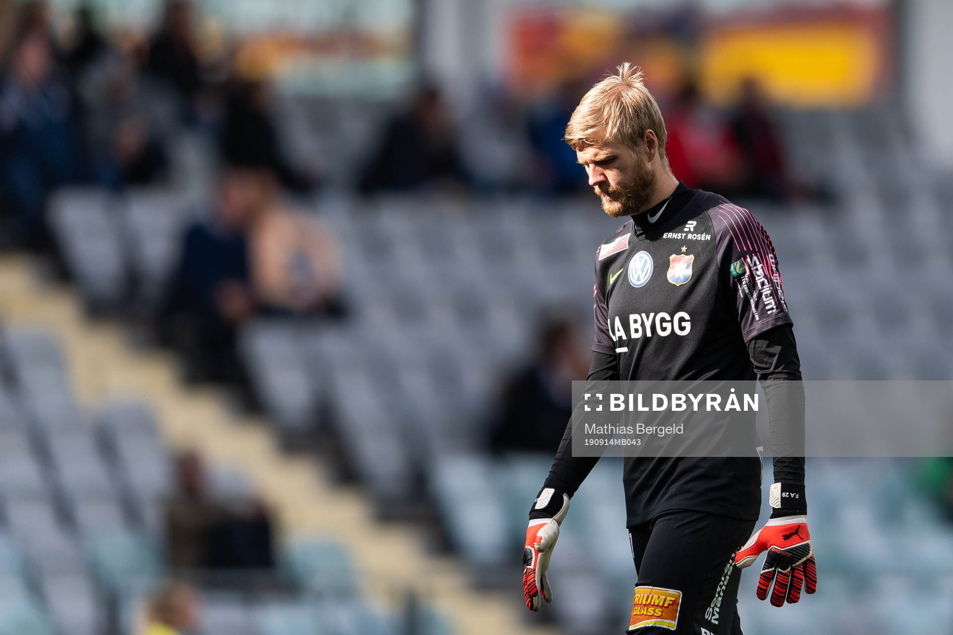 Örgrytes målvakt Fredrik Andersson deppar