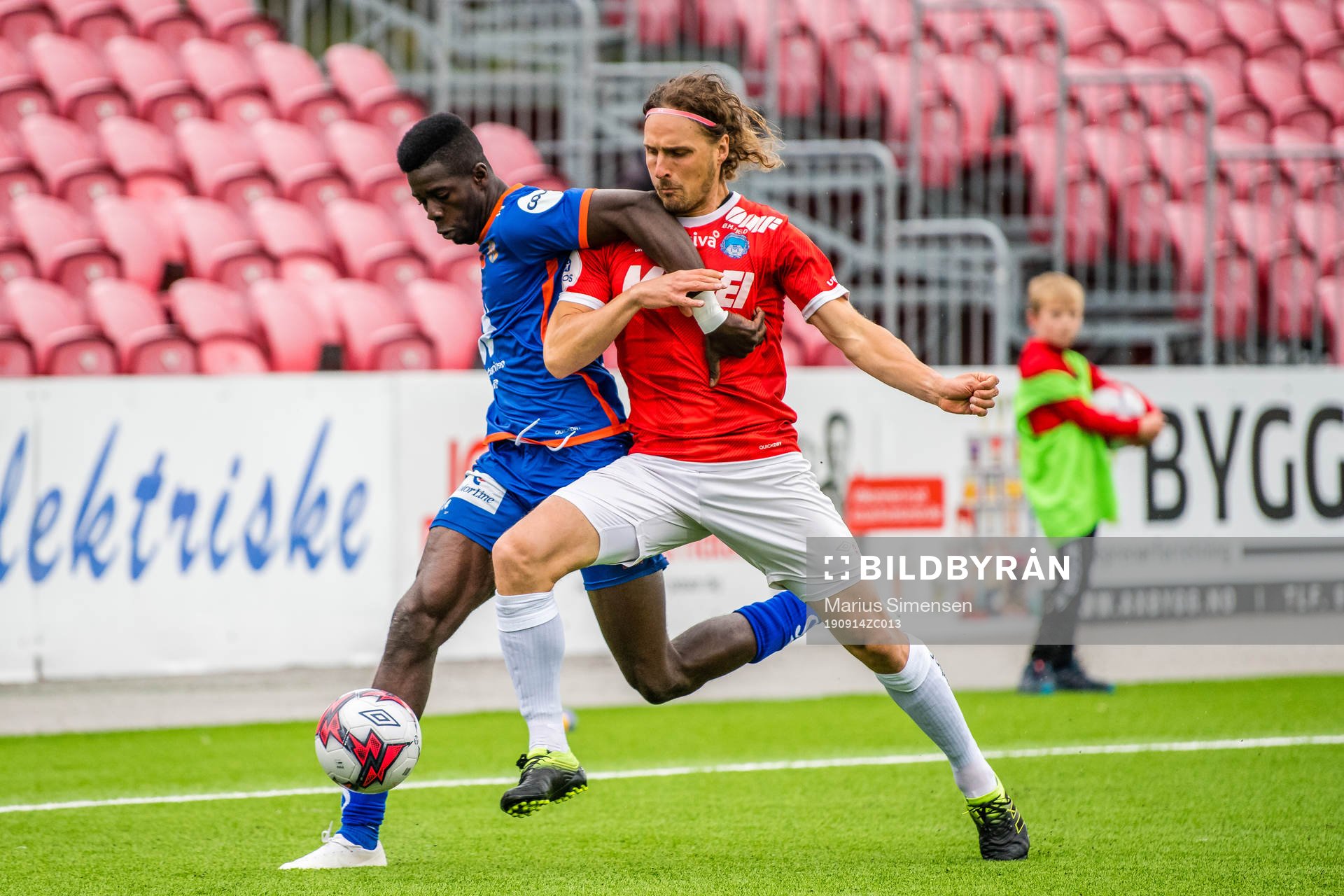 Pape Habib Gueye of Aalesund and Ville Santeri Jalasto of